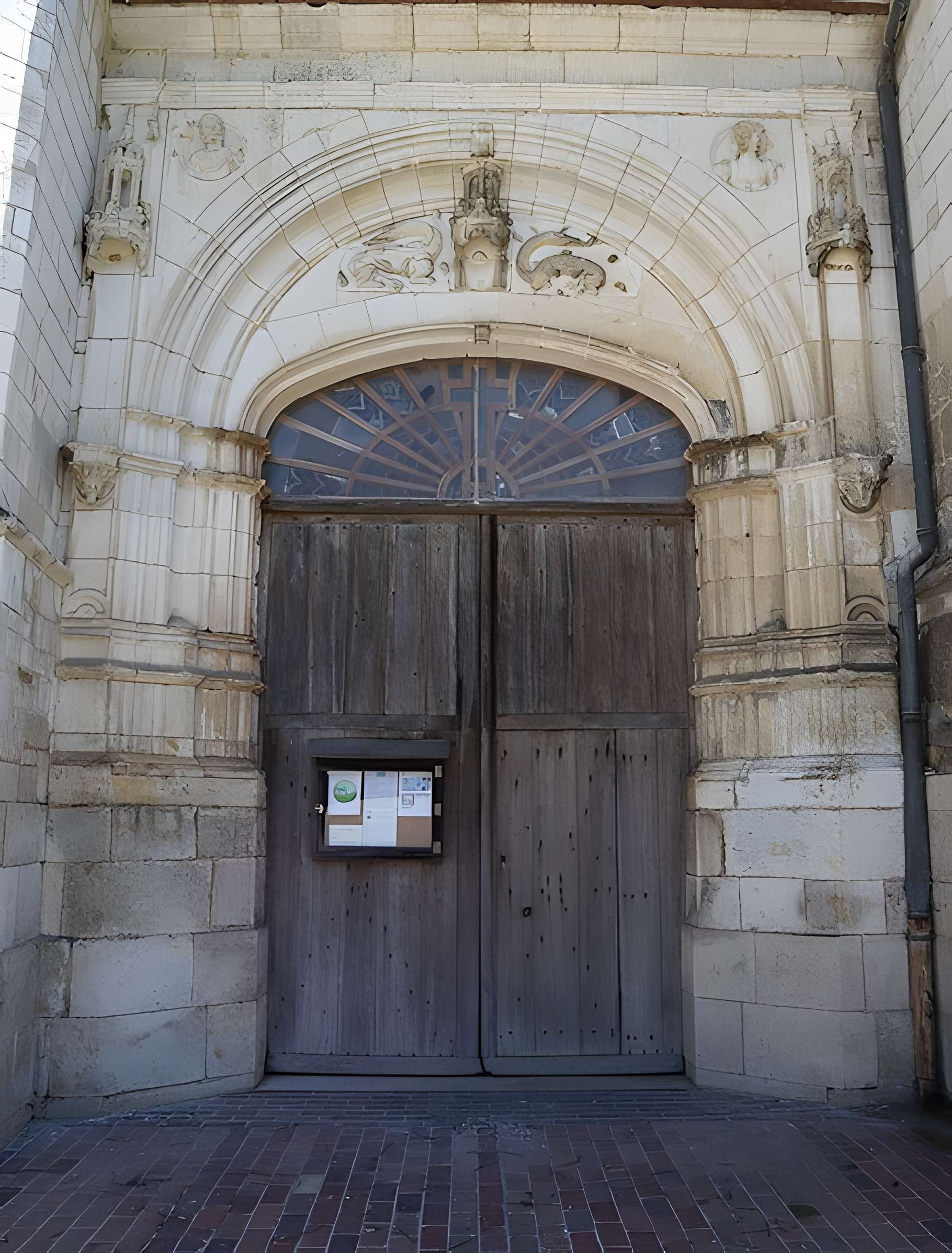 Église Saint-Loup-de-Sens d'Auxon
