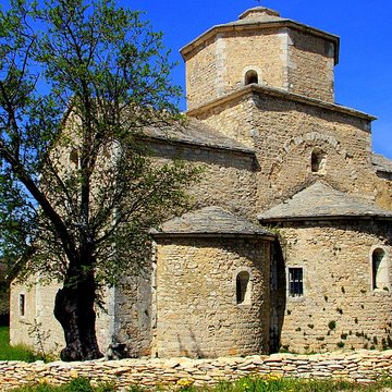 Église Saint-Pierre de Larnas