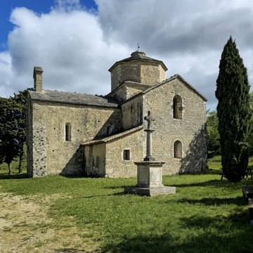 Église Saint-Pierre de Larnas