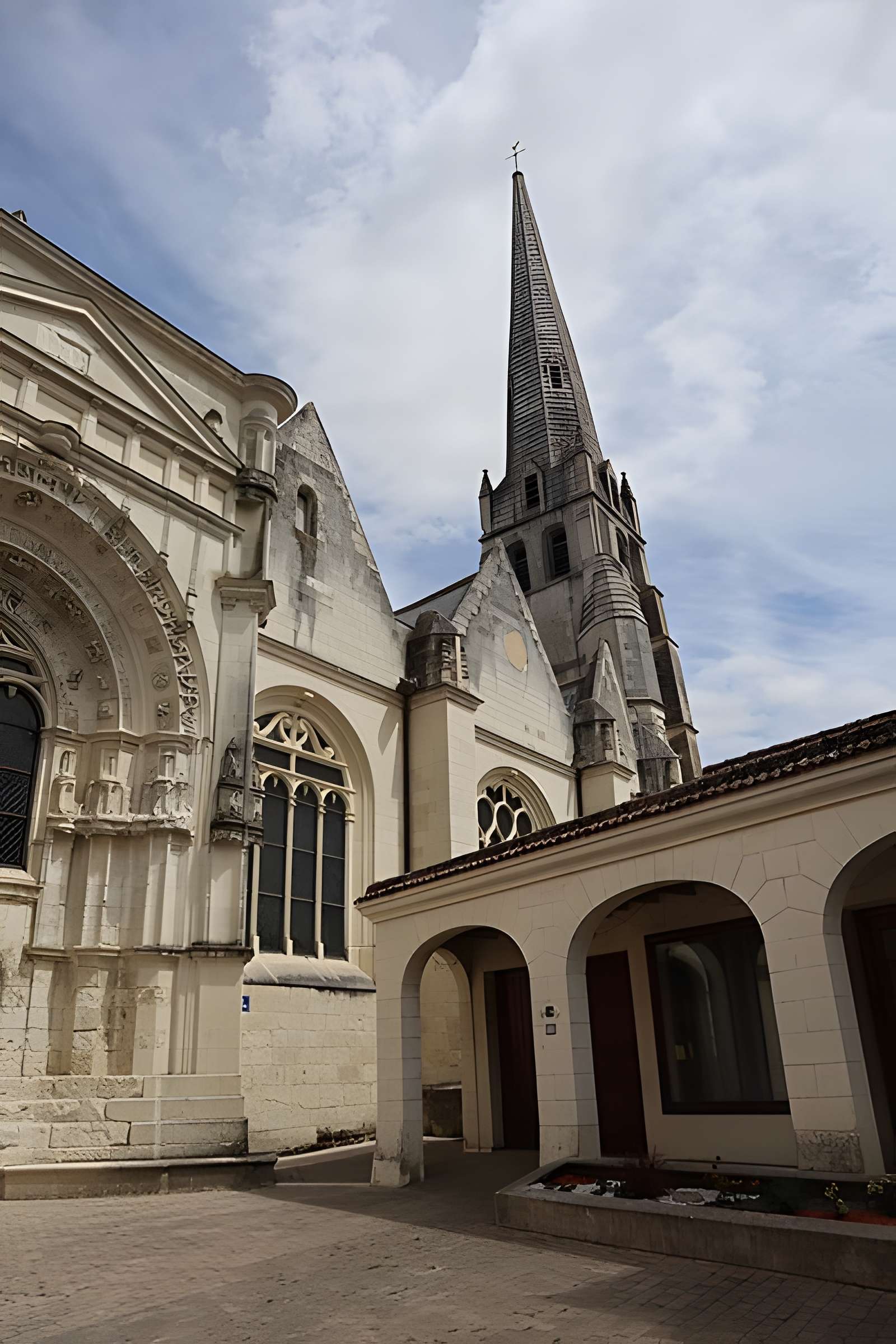 Église Saint-Pierre de Loudun
