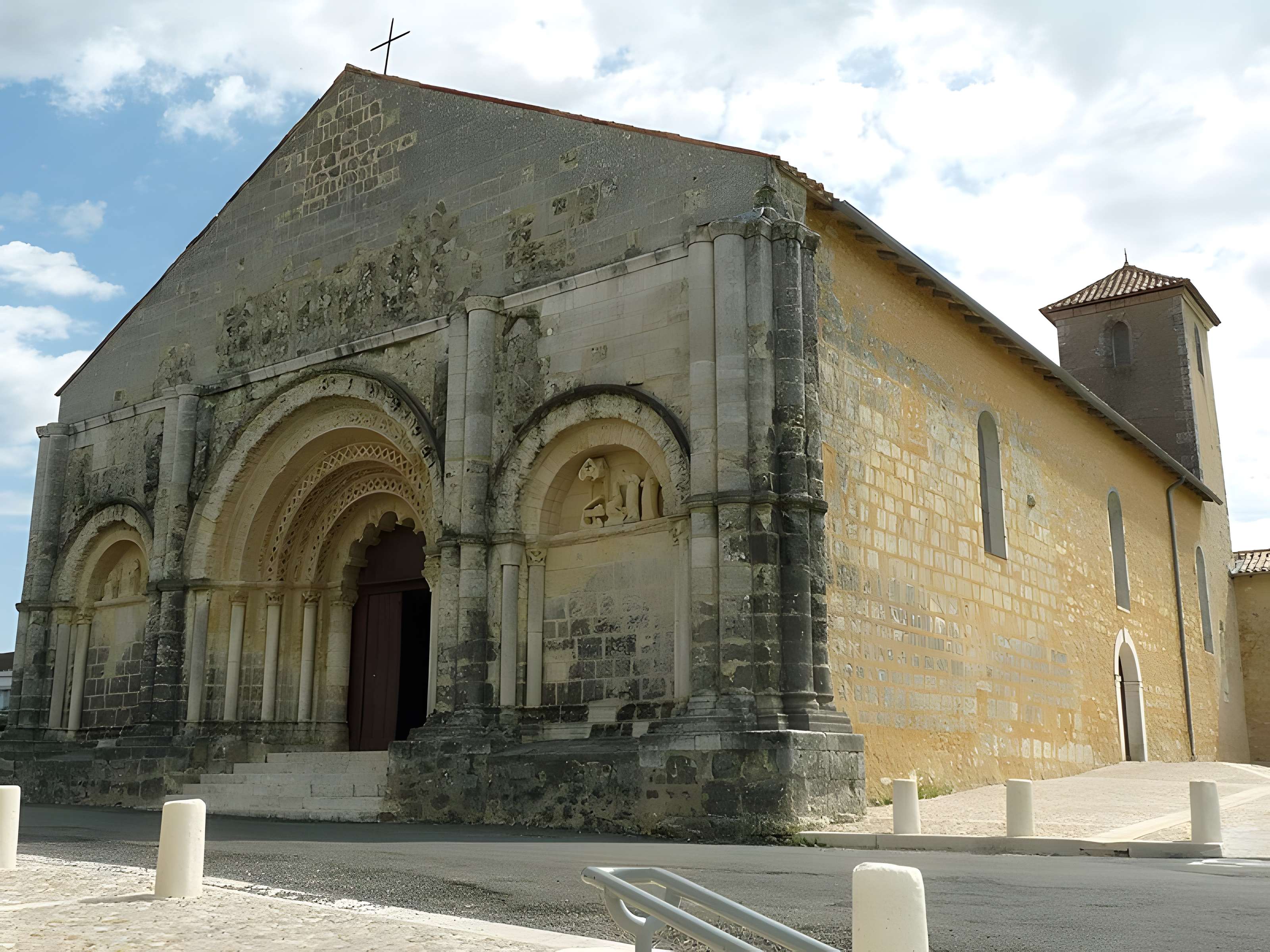 Église Saint-Martial de Chalais