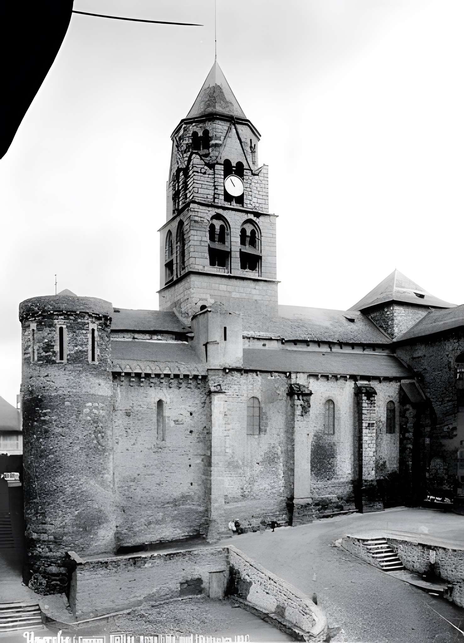 Église Saint-Pierre d'Uzerche