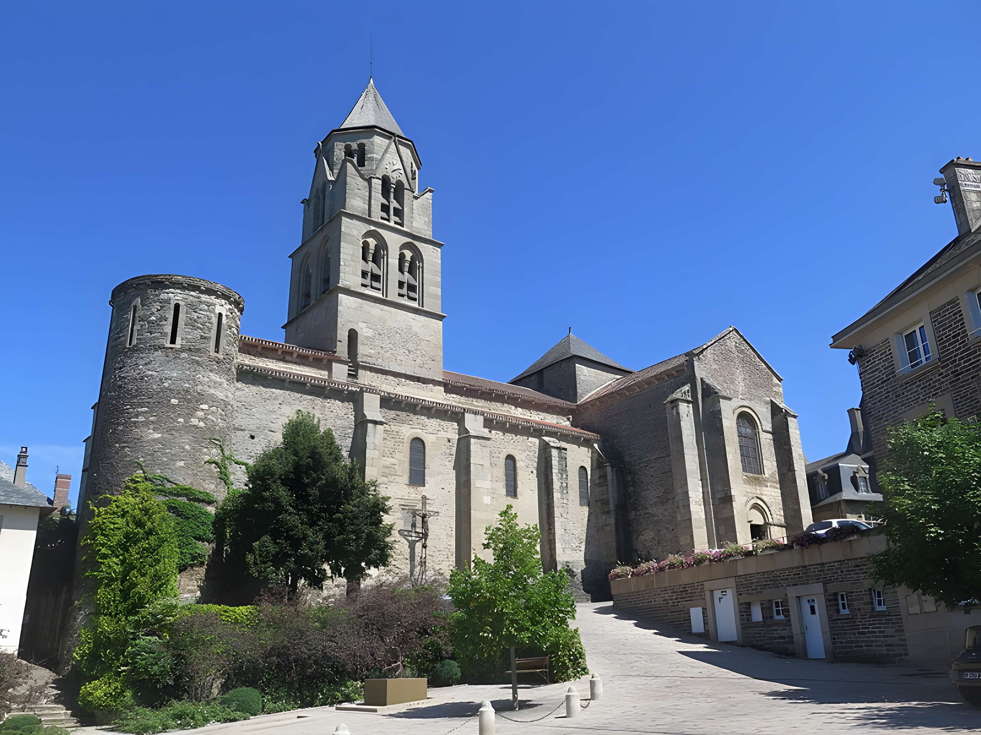 Église Saint-Pierre d'Uzerche