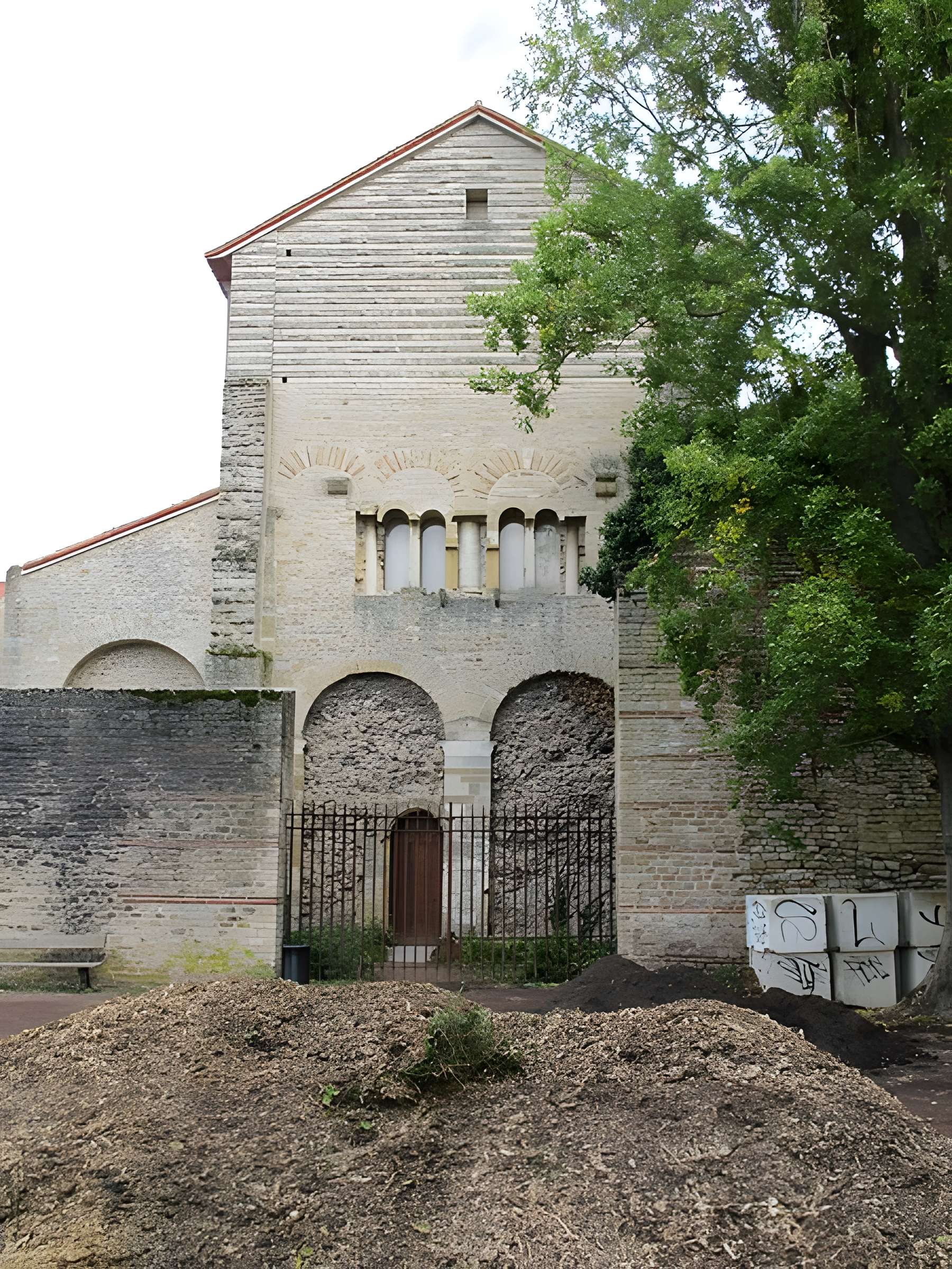 Église Saint-Pierre-aux-Nonnains de Metz