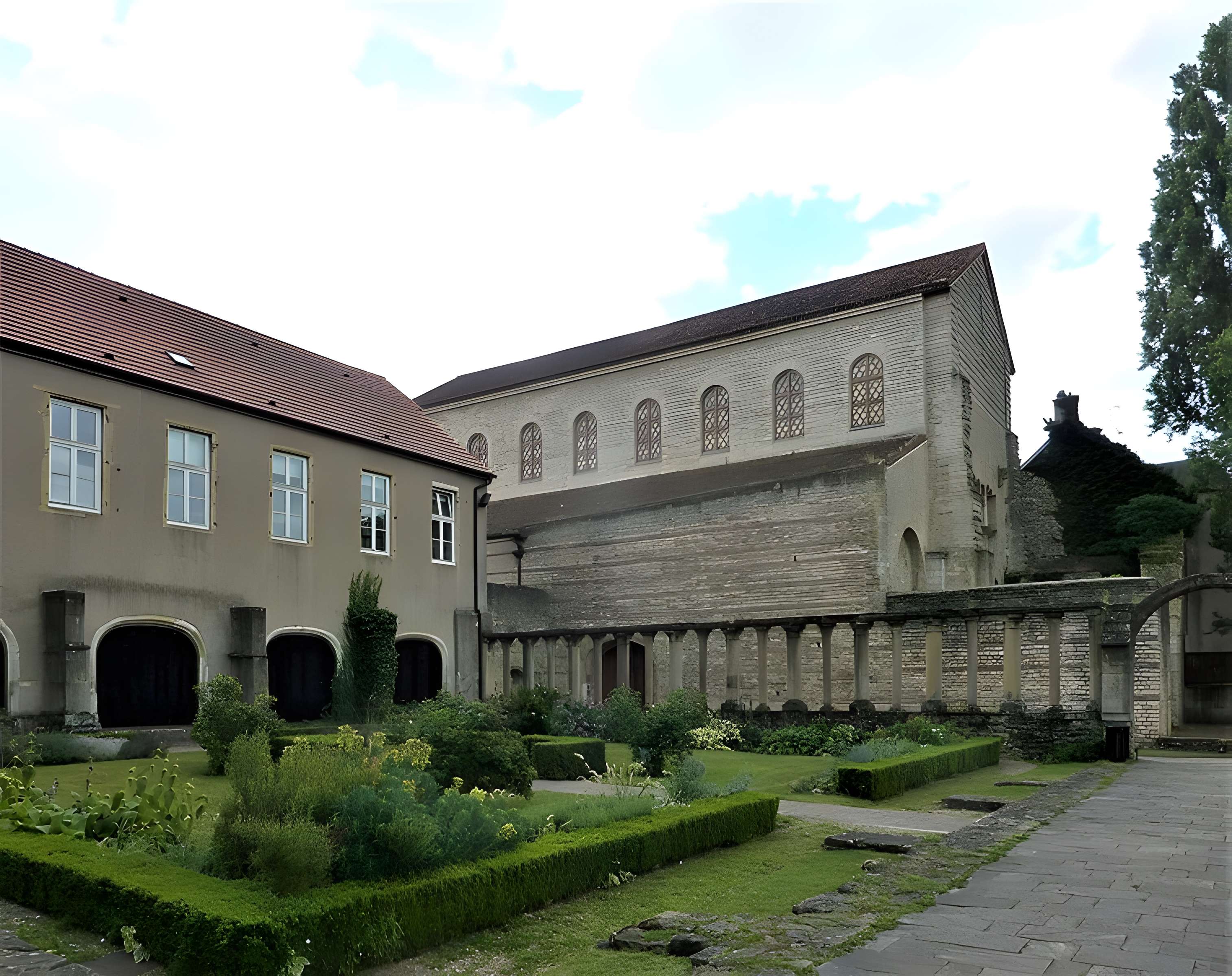 Église Saint-Pierre-aux-Nonnains de Metz