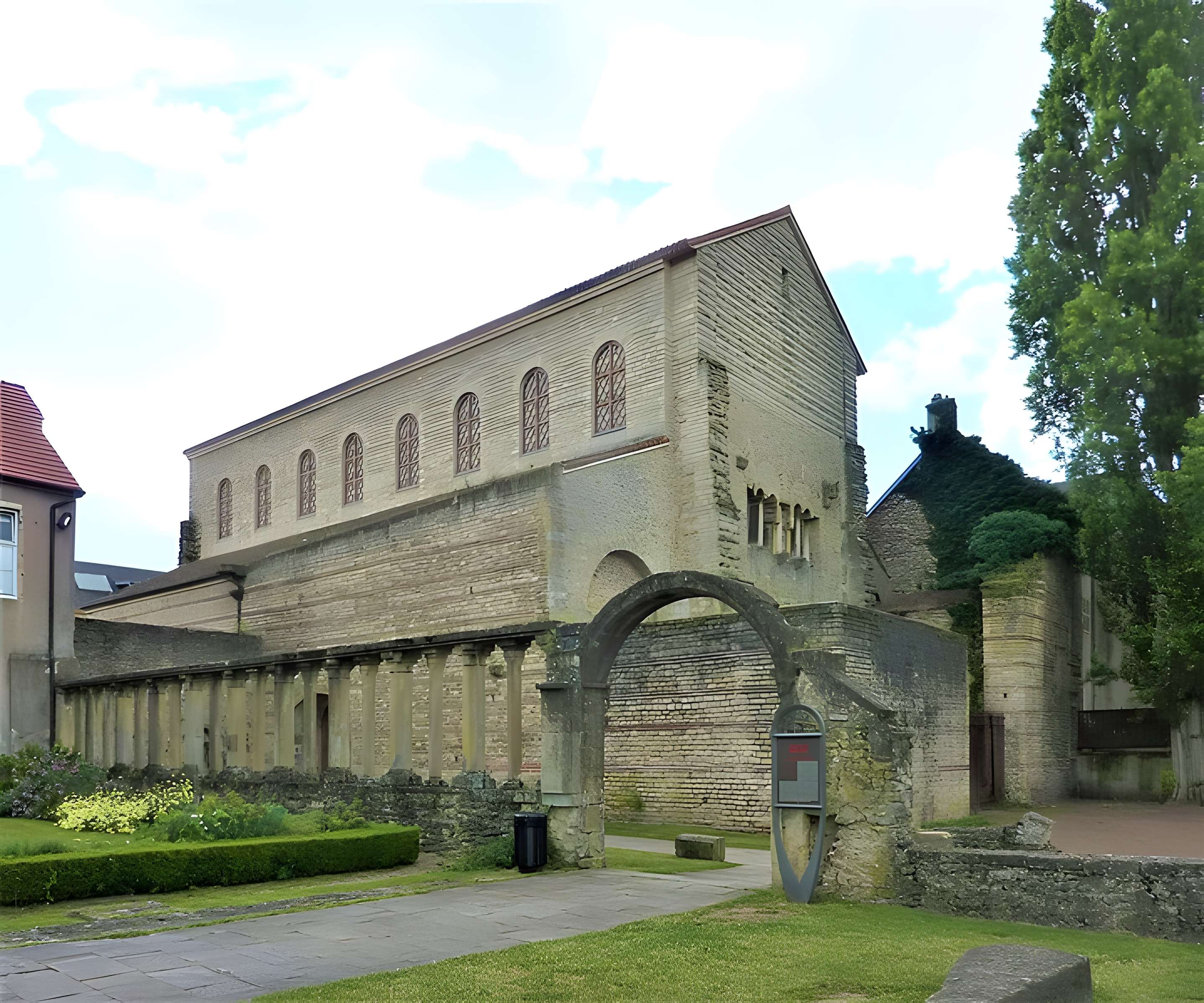 Église Saint-Pierre-aux-Nonnains de Metz