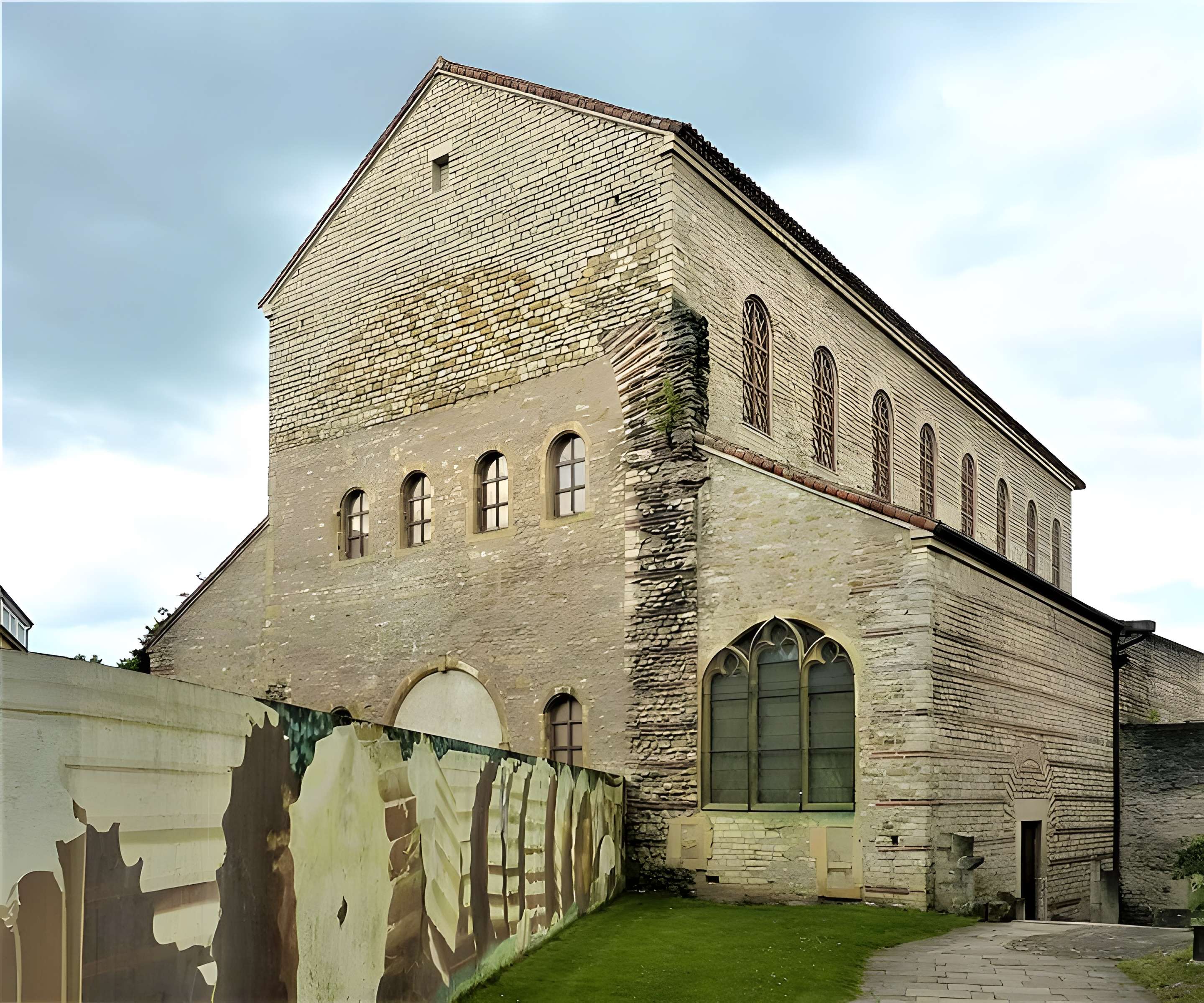 Église Saint-Pierre-aux-Nonnains de Metz