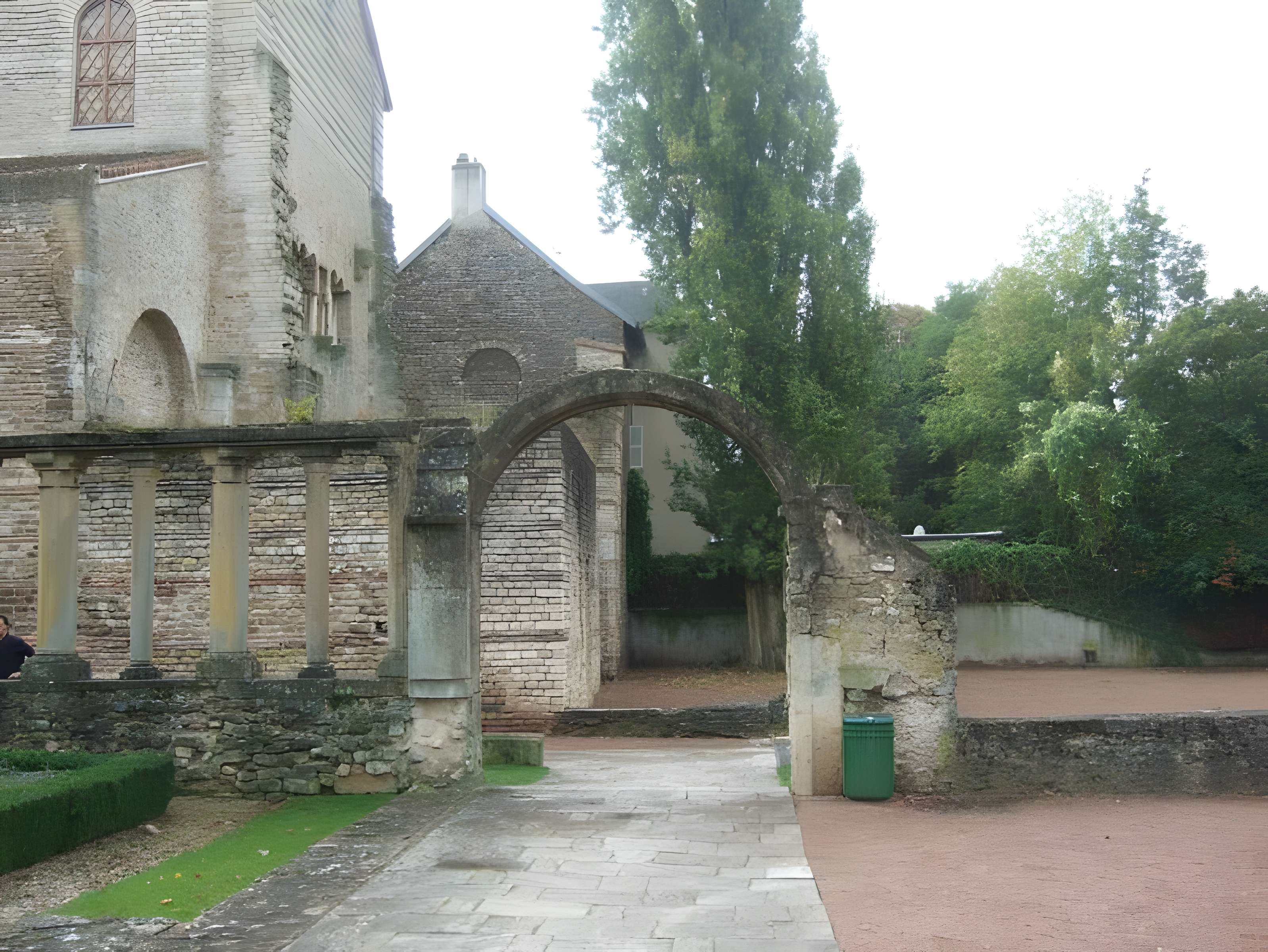 Église Saint-Pierre-aux-Nonnains de Metz