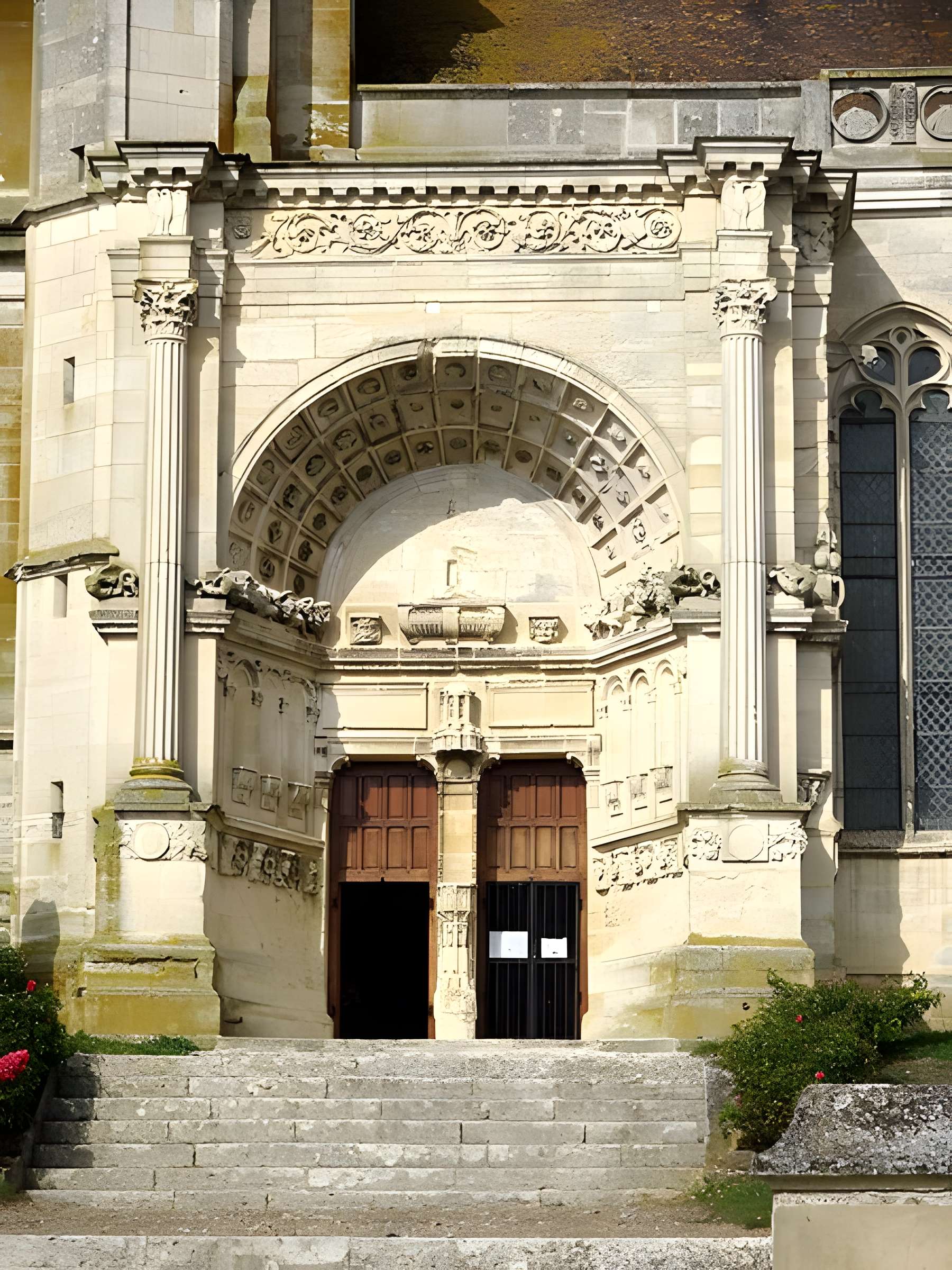 Église Saint-Martin de Montjavoult