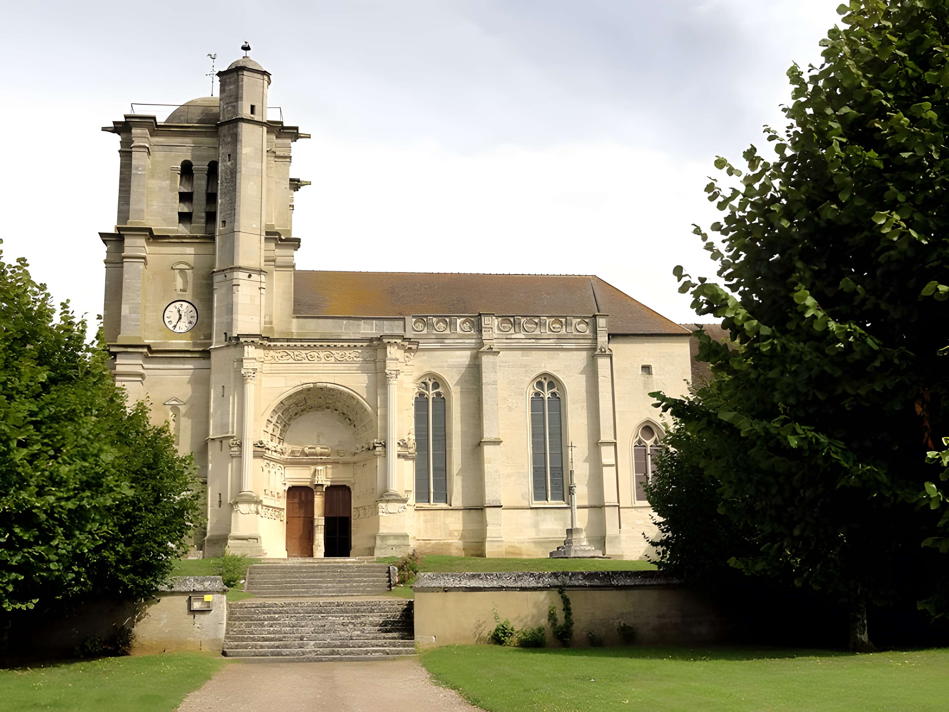 Église Saint-Martin de Montjavoult