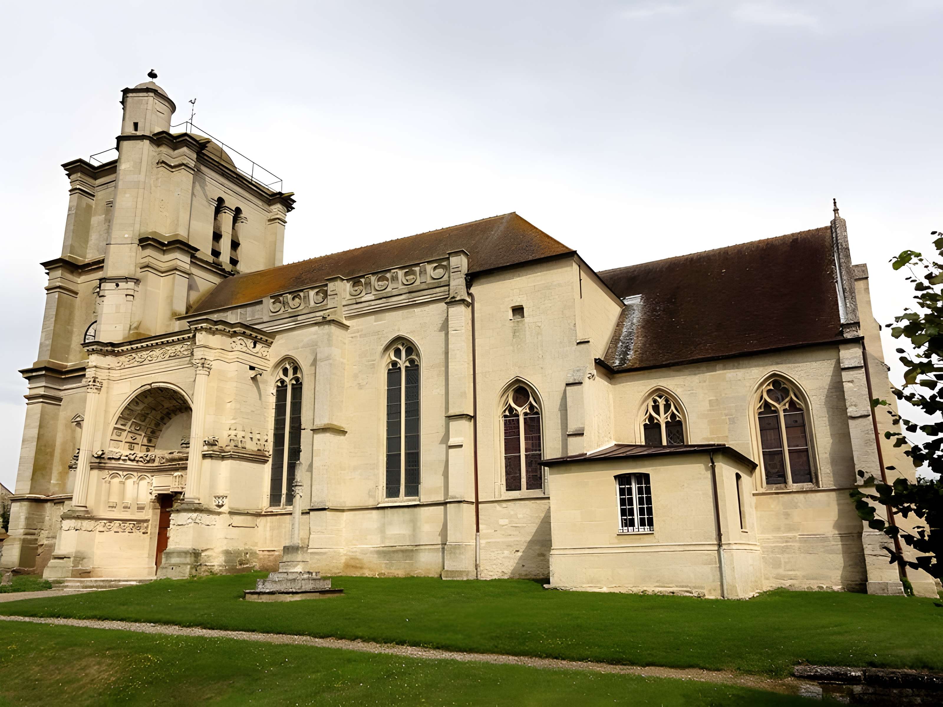 Église Saint-Martin de Montjavoult