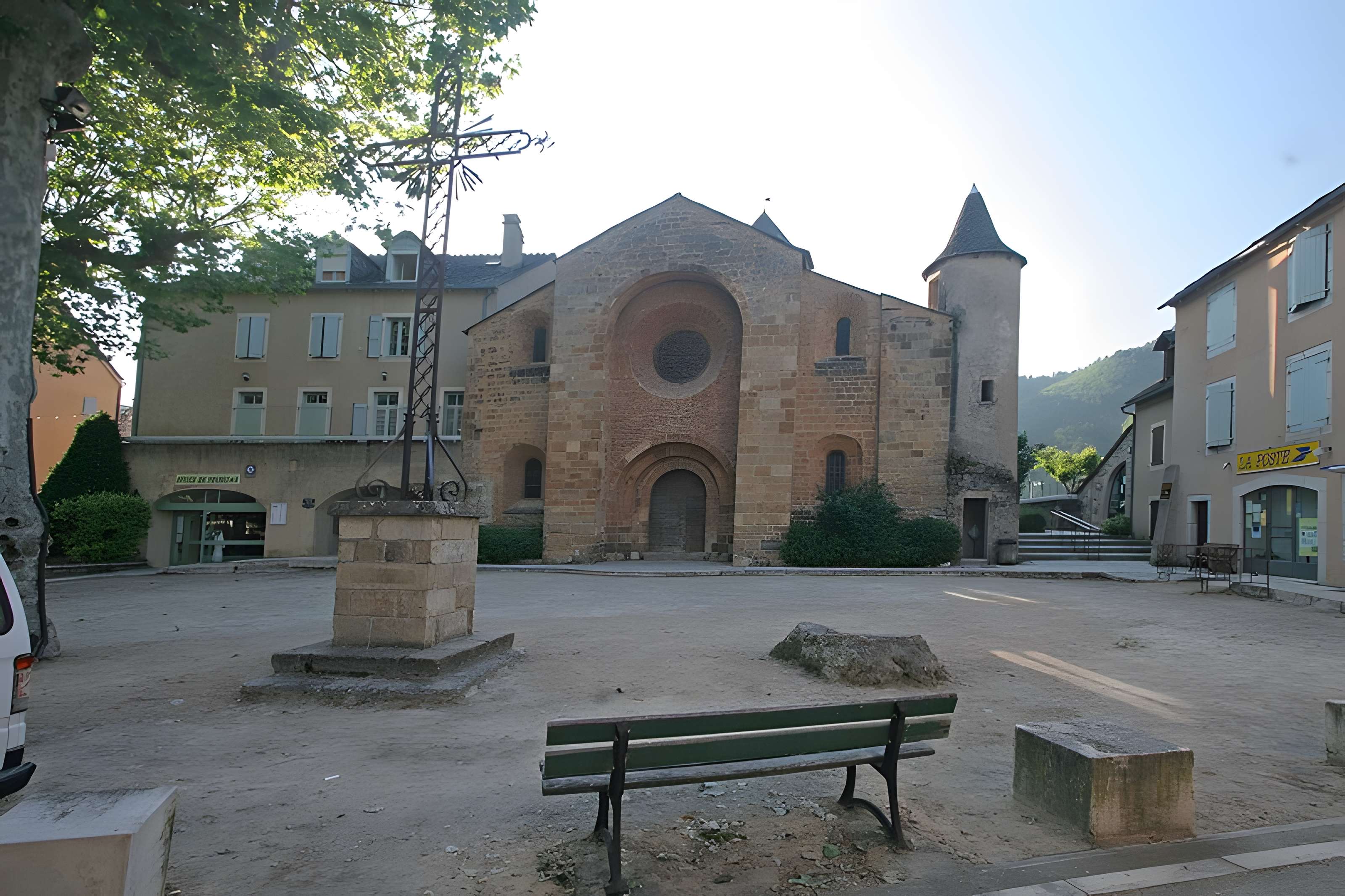 Église Saint-Pierre-et-Saint-Paul d'Ispagnac