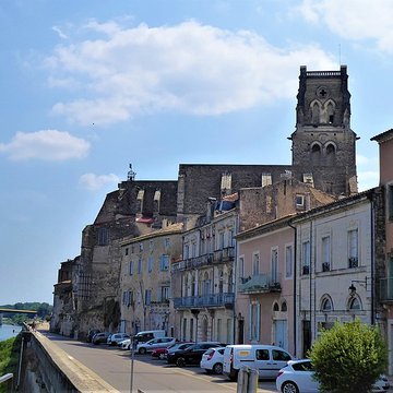 Église Saint-Saturnin de Pont-Saint-Esprit