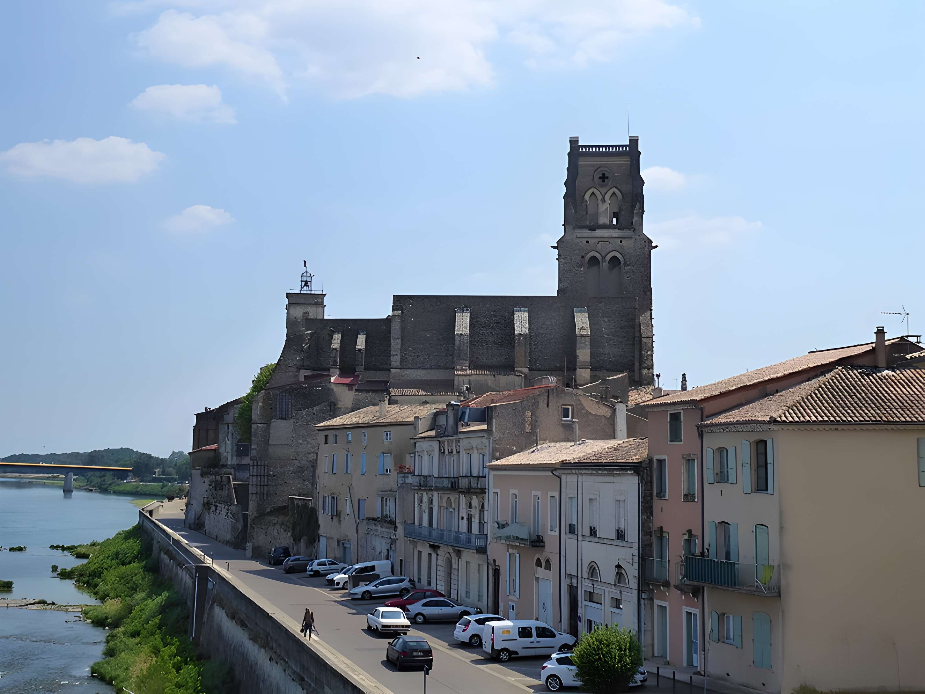 Église Saint-Saturnin de Pont-Saint-Esprit