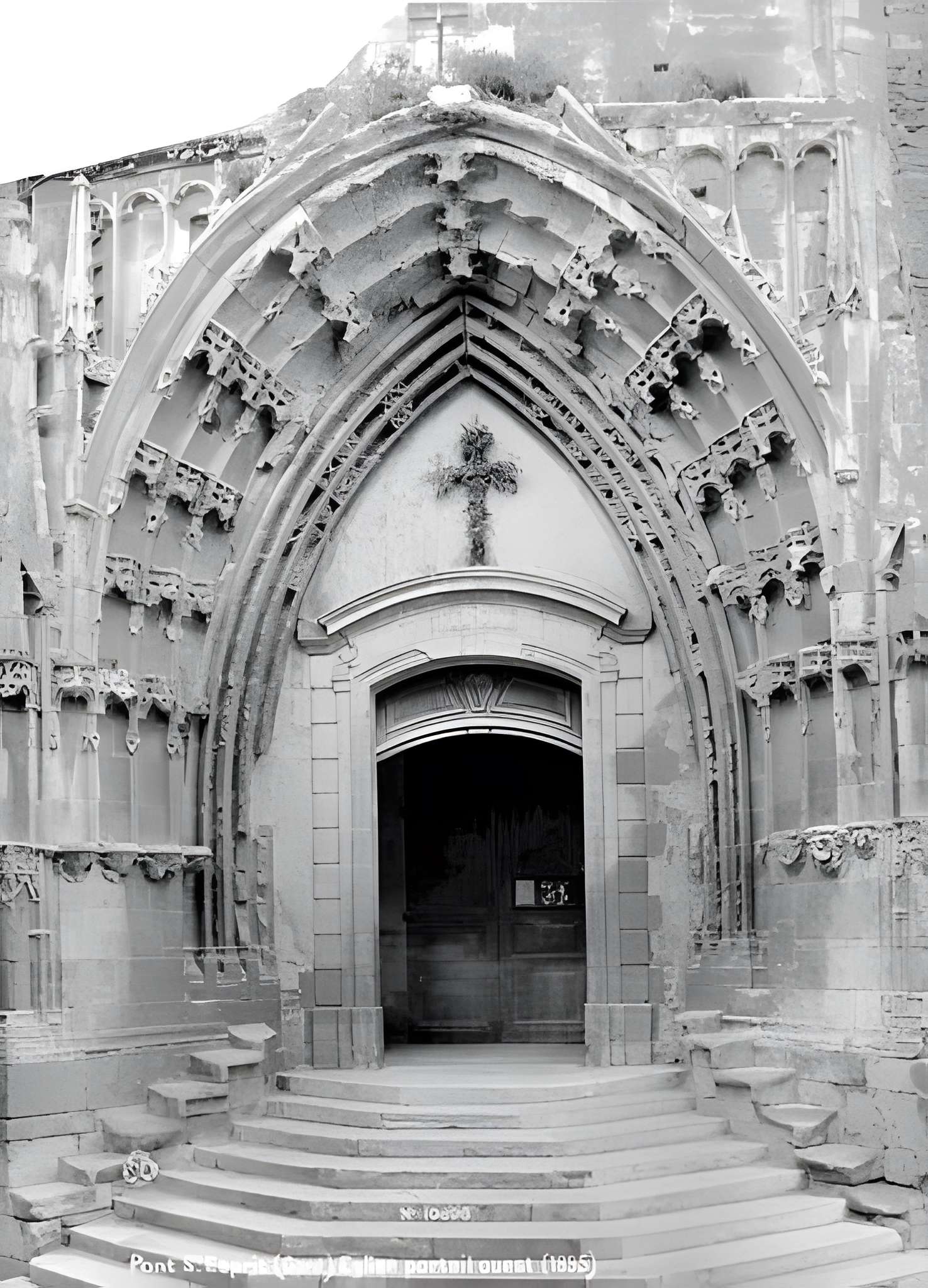 Église Saint-Saturnin de Pont-Saint-Esprit