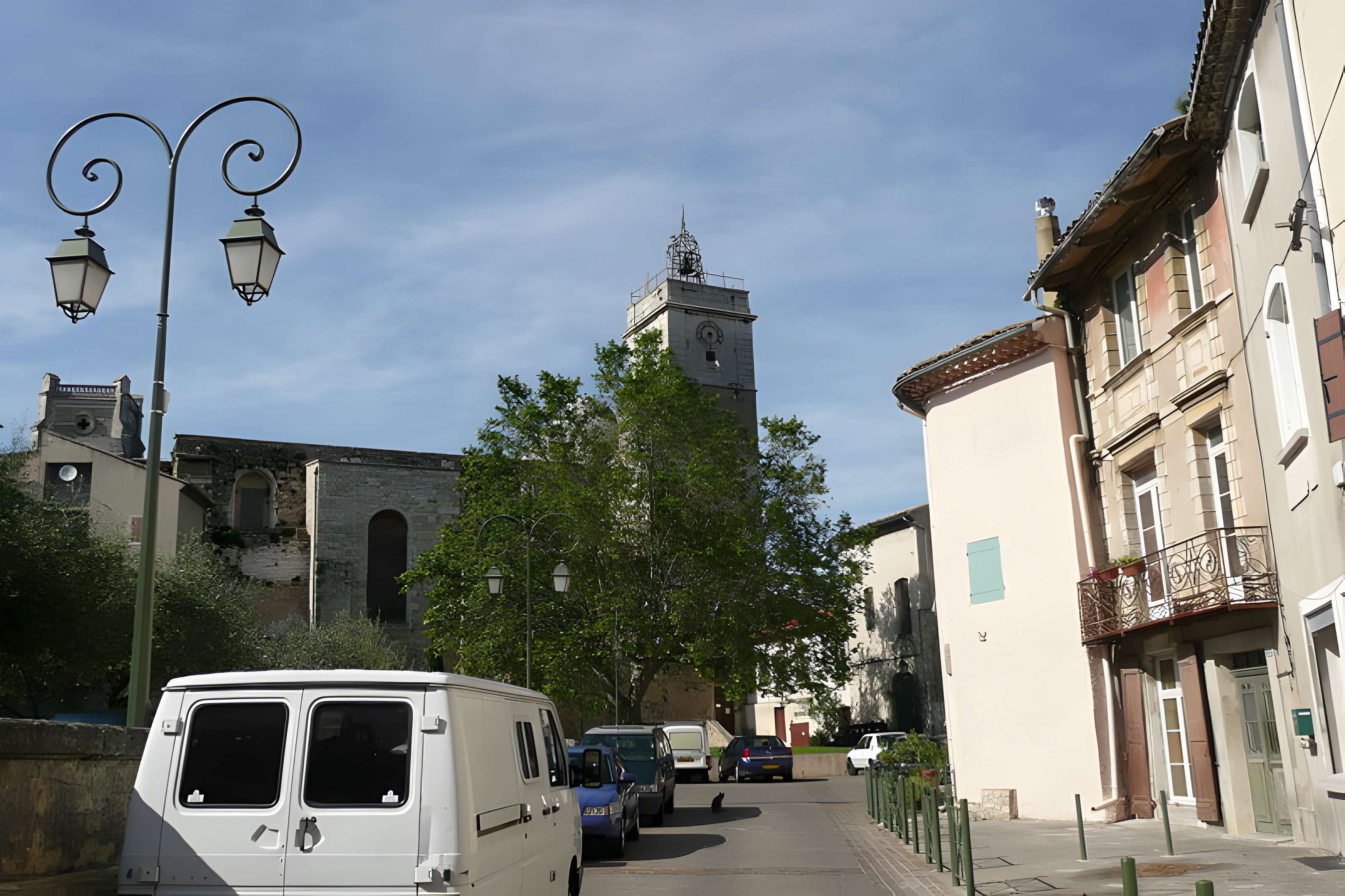 Église Saint-Saturnin de Pont-Saint-Esprit