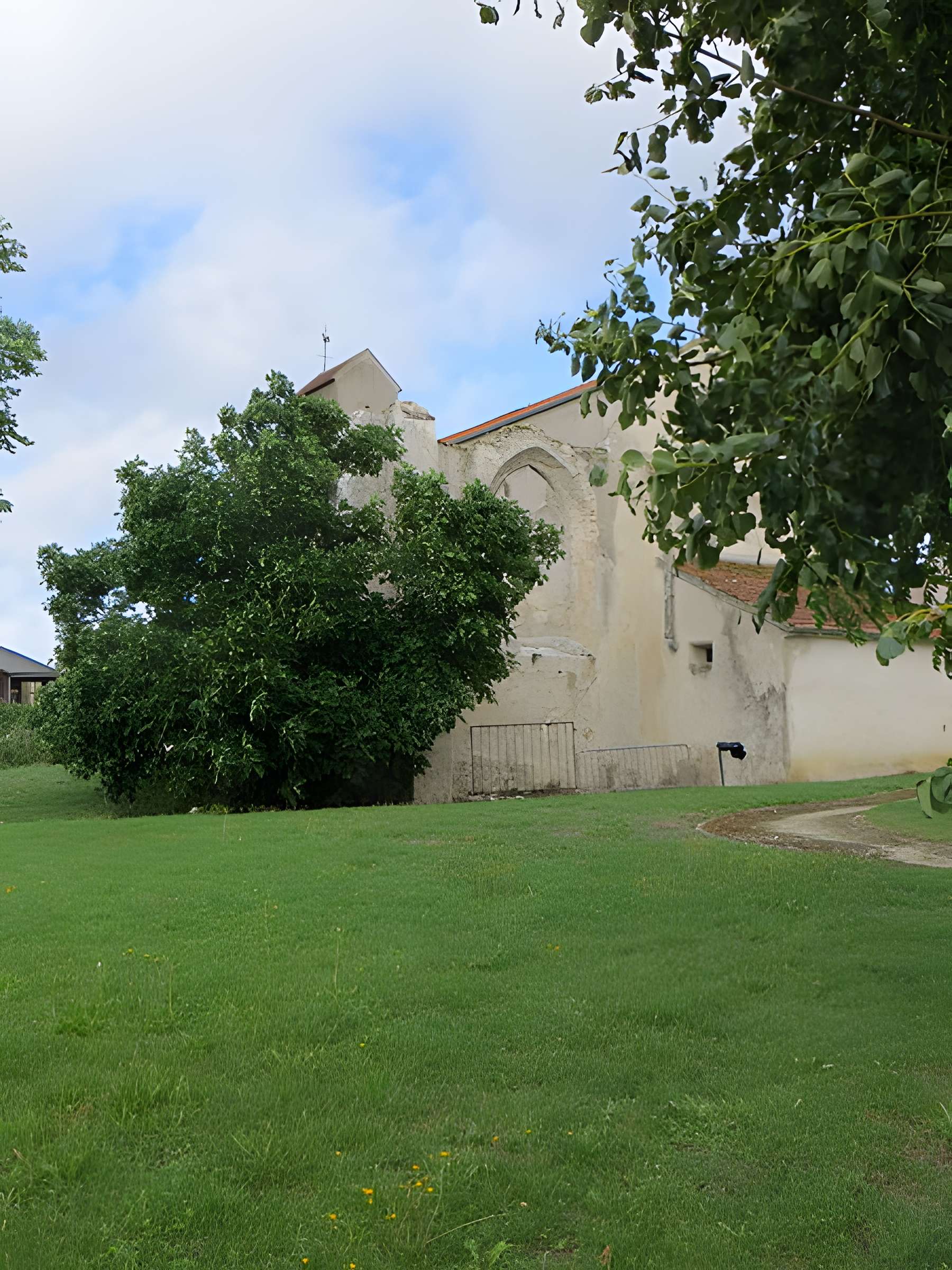 Église Saint-Médard de Bussières