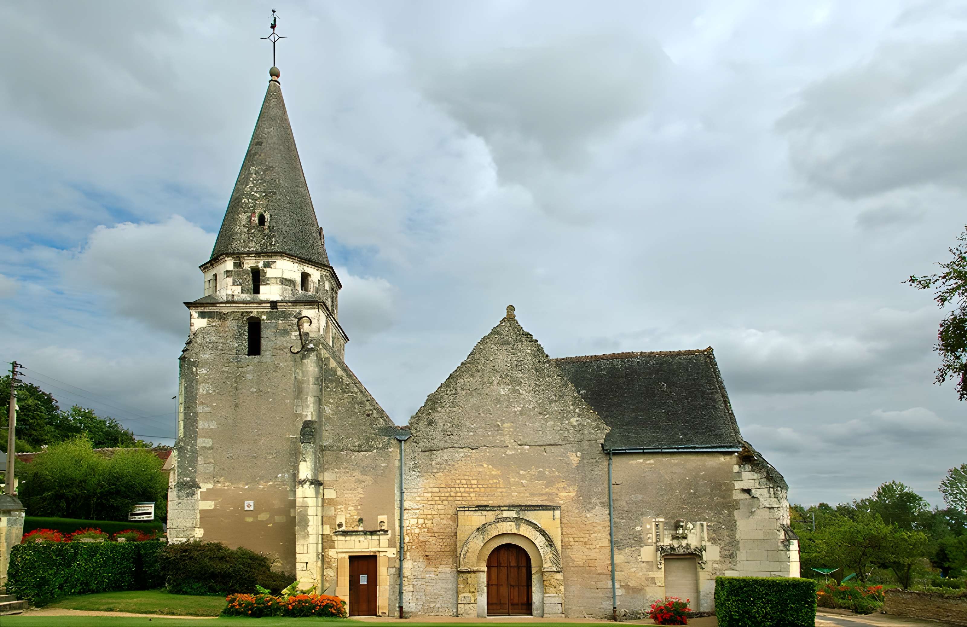 Église Saint-Médard de Dierre 