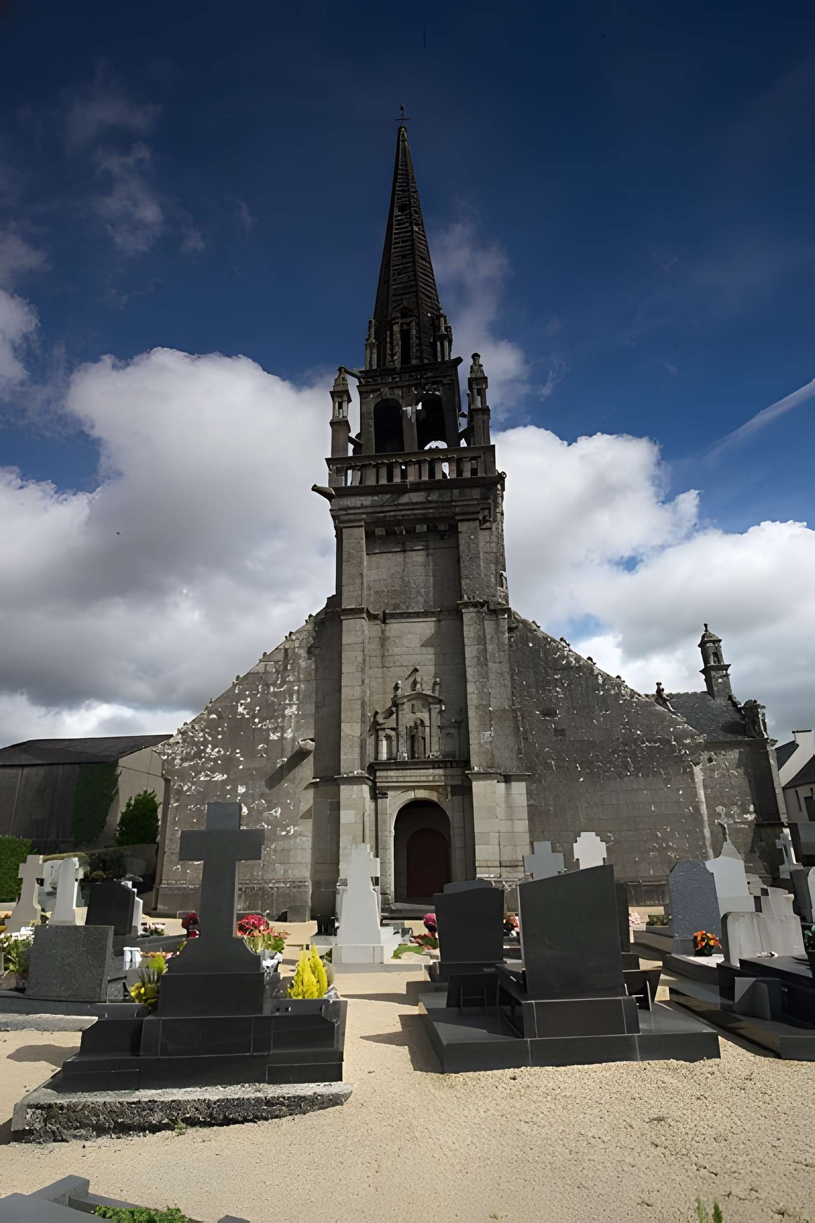 Église Saint-Mélar de Locmélar