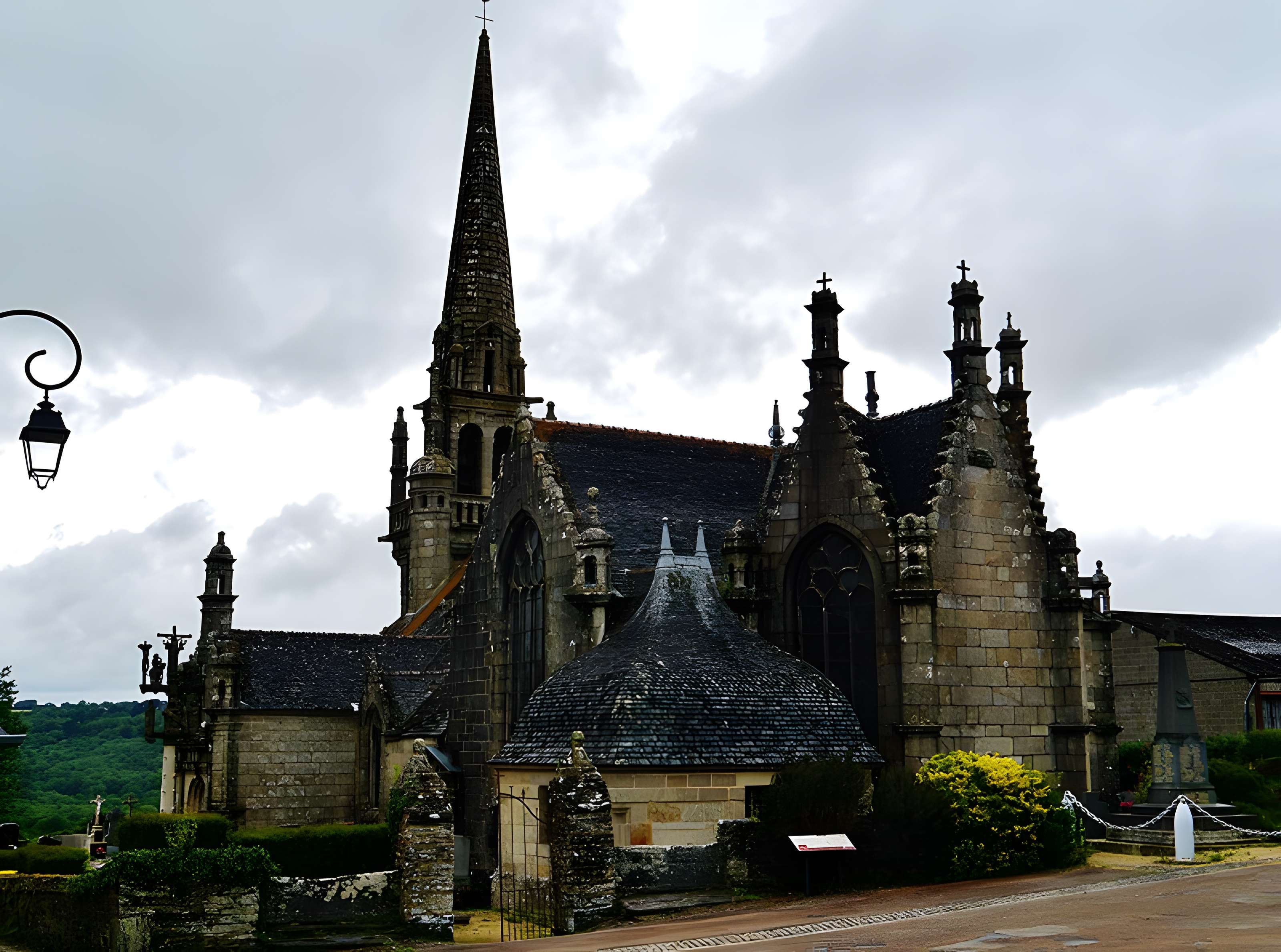 Église Saint-Mélar de Locmélar