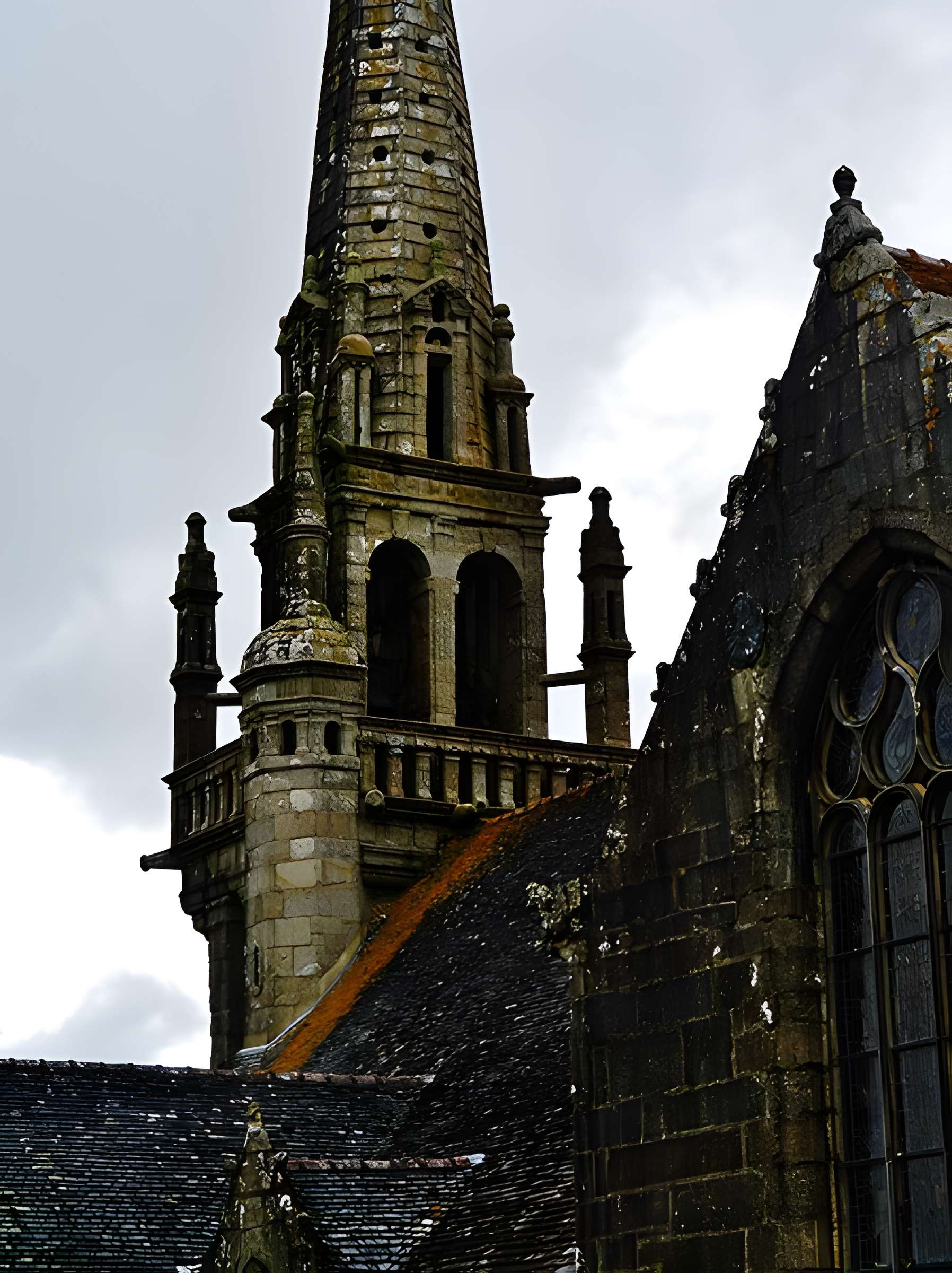 Église Saint-Mélar de Locmélar