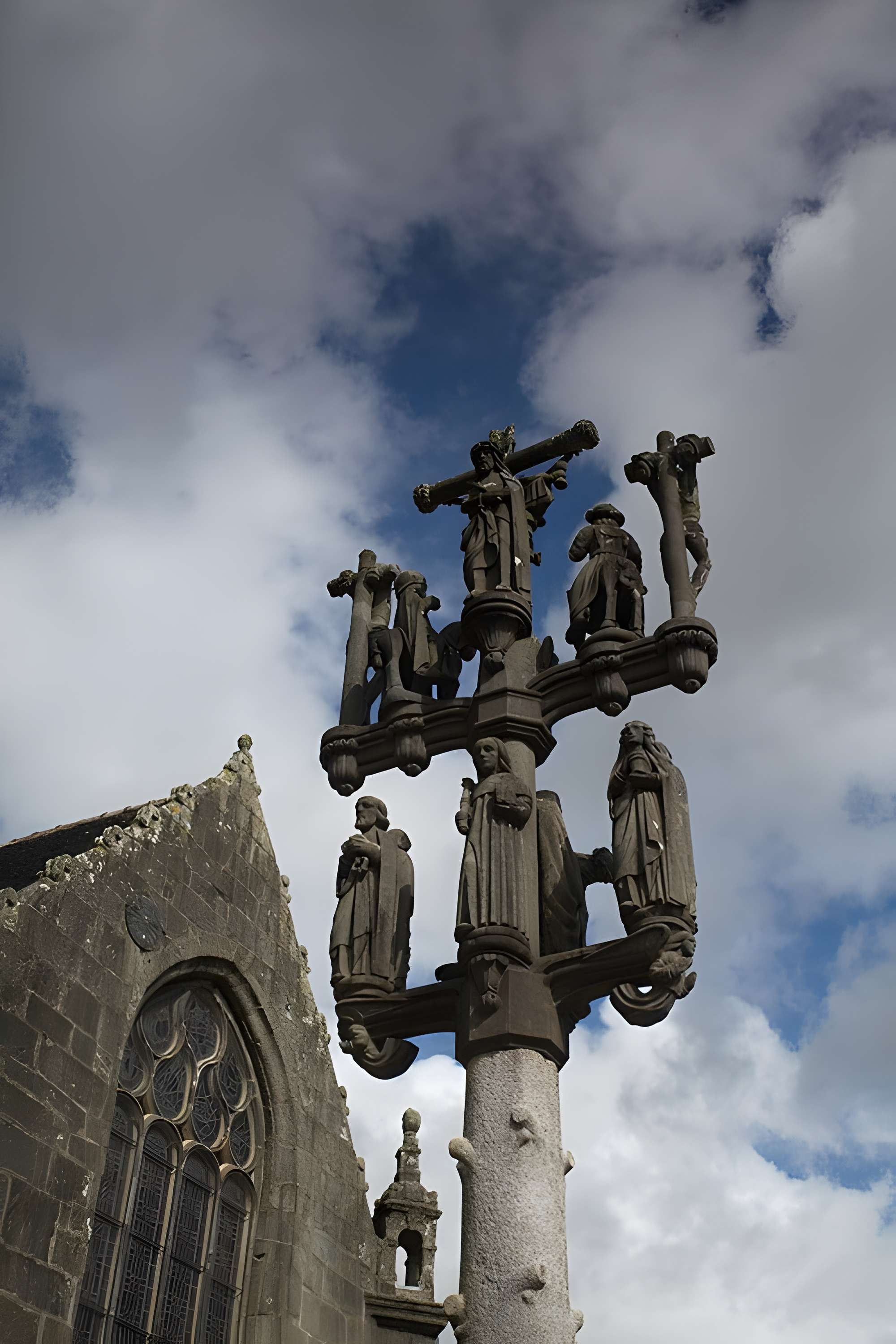 Église Saint-Mélar de Locmélar