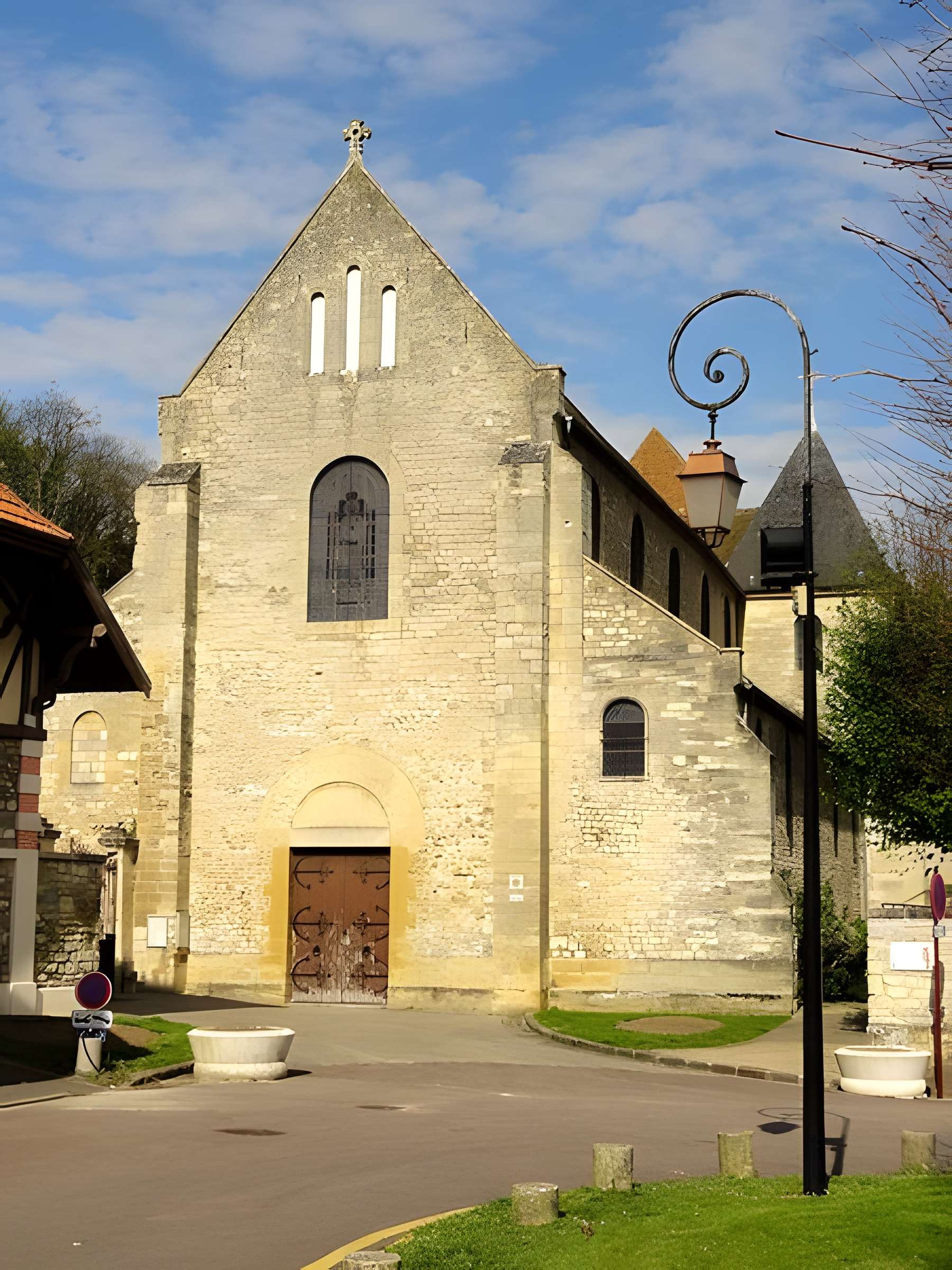 Église Saint-Michel de Juziers 
