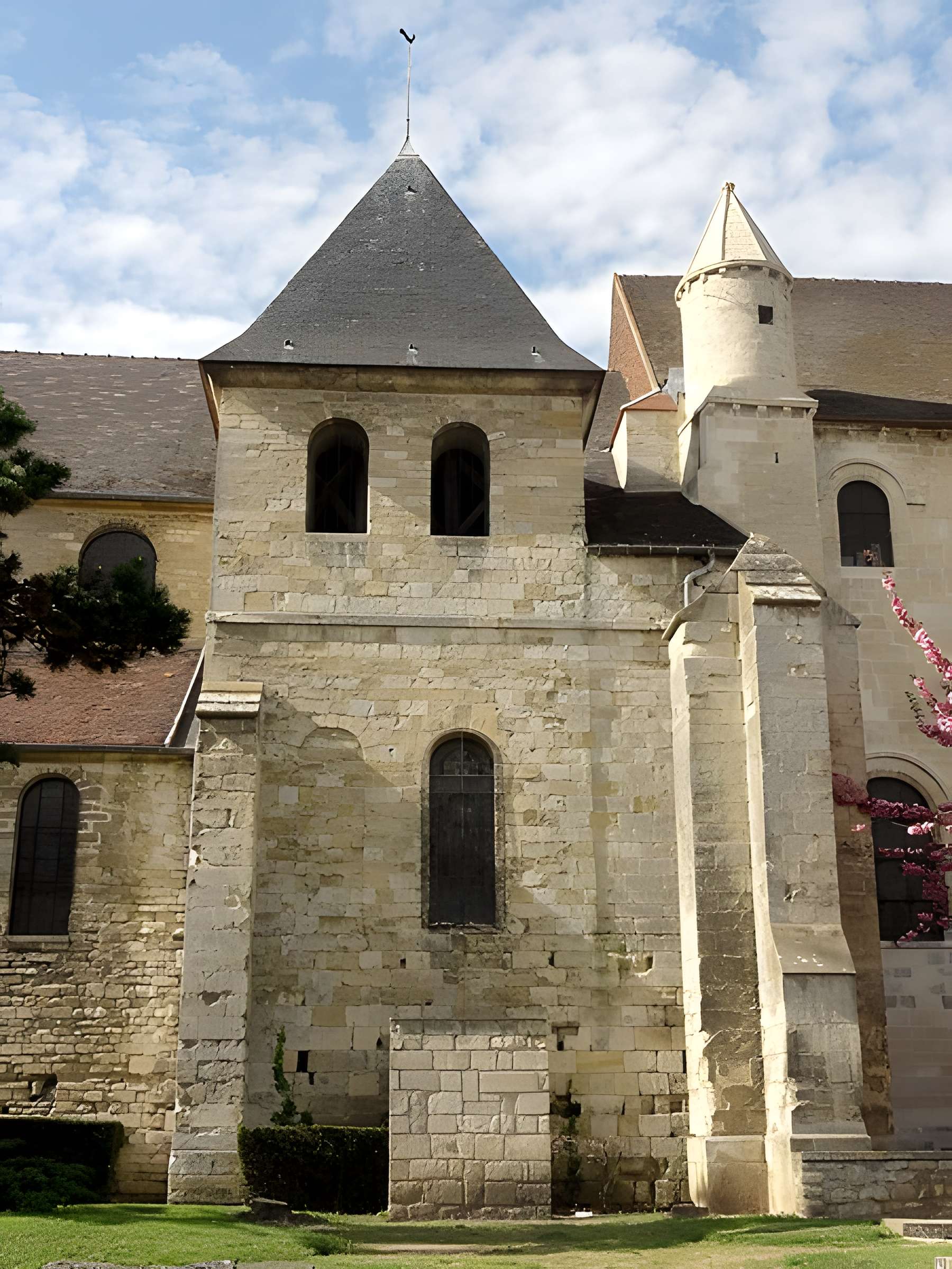 Église Saint-Michel de Juziers