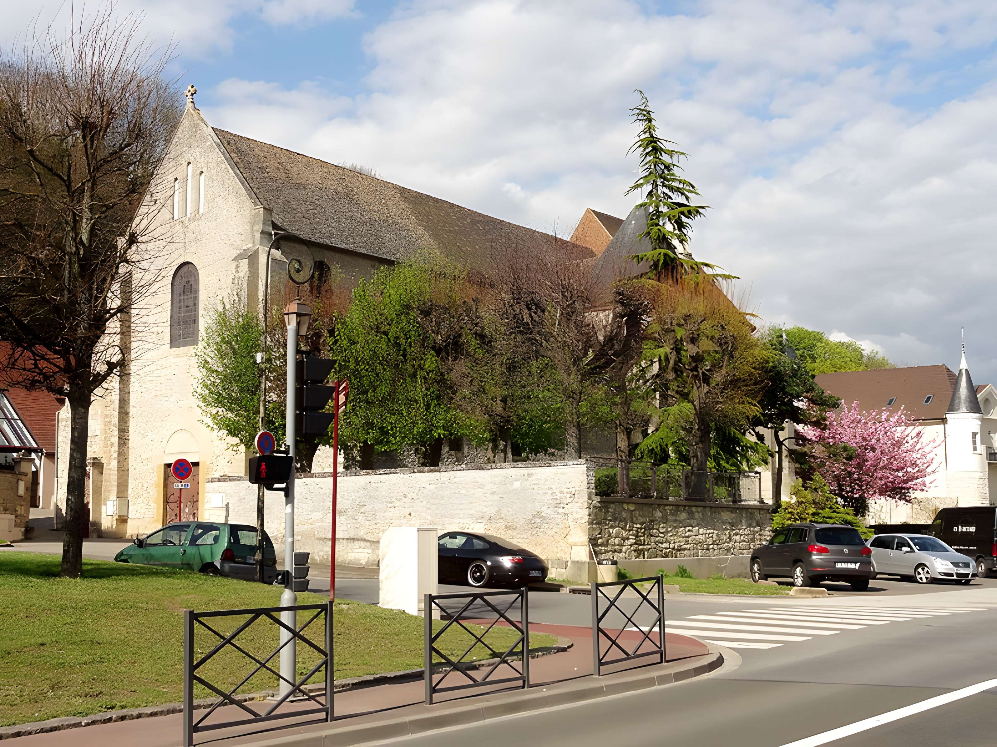 Église Saint-Michel de Juziers