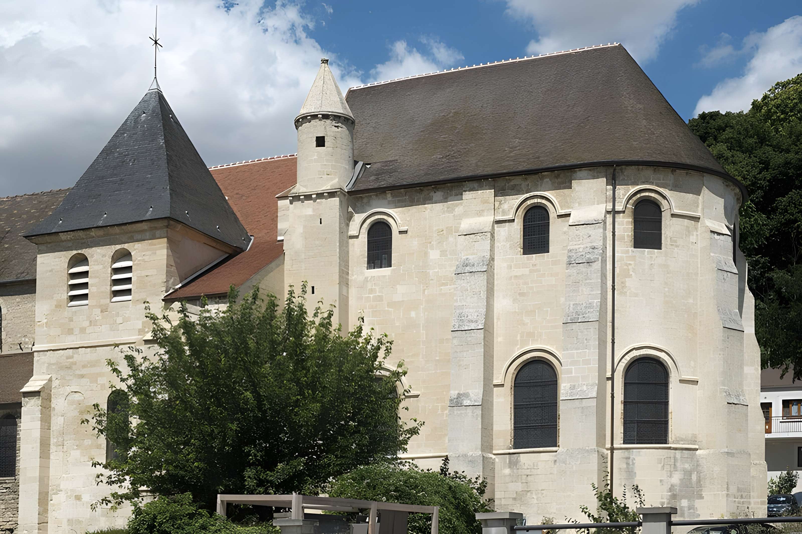 Église Saint-Michel de Juziers