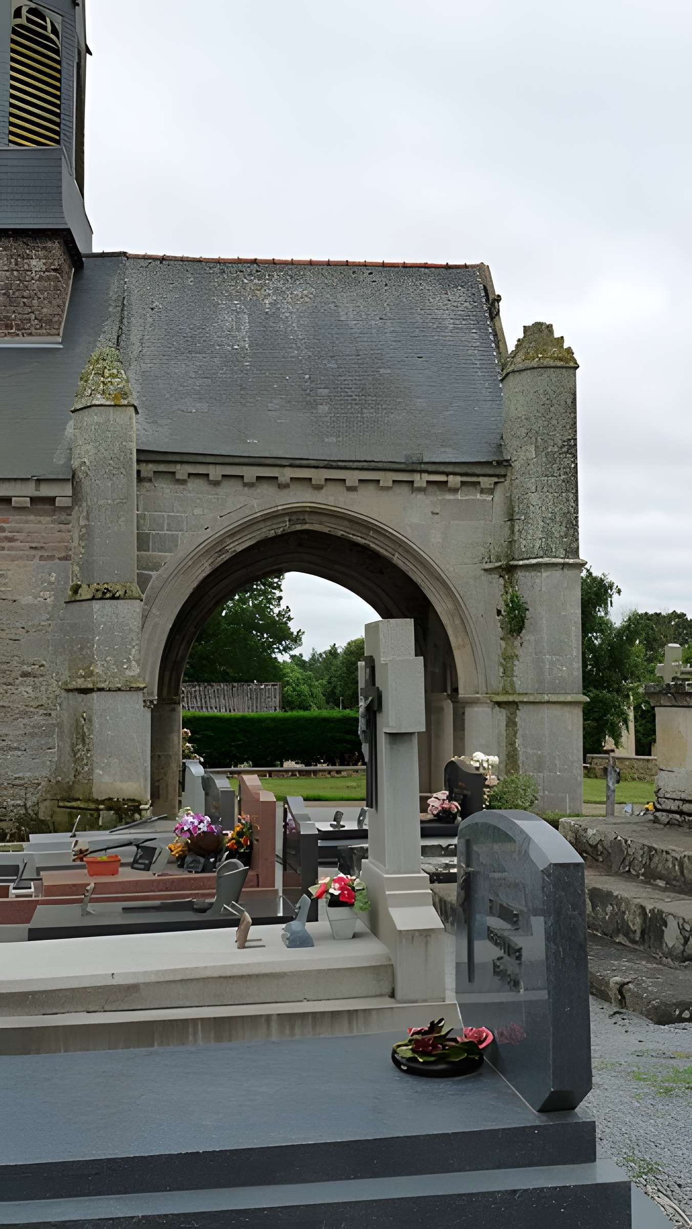 Église Saint-Michel de La Nouaye