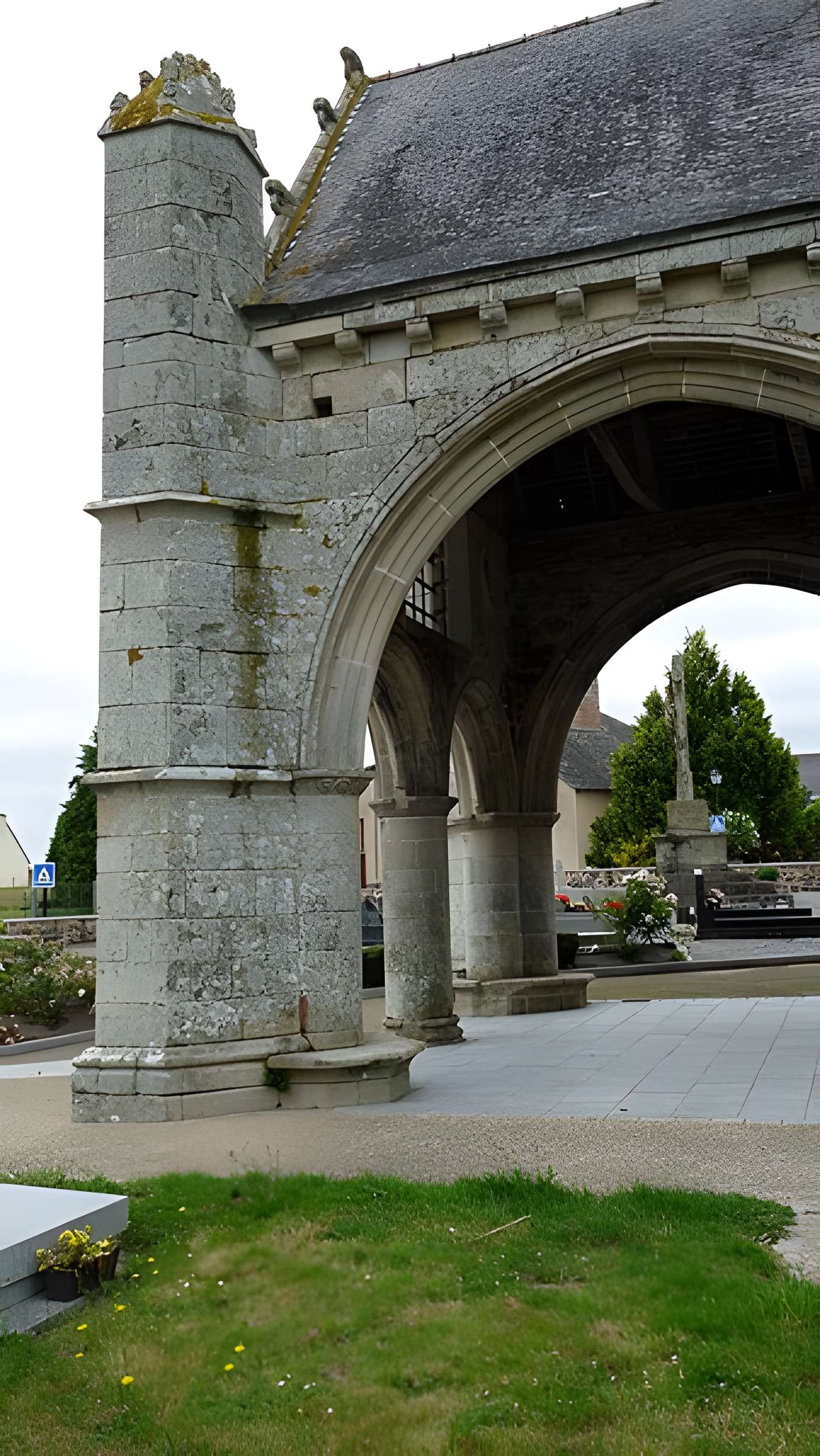 Église Saint-Michel de La Nouaye