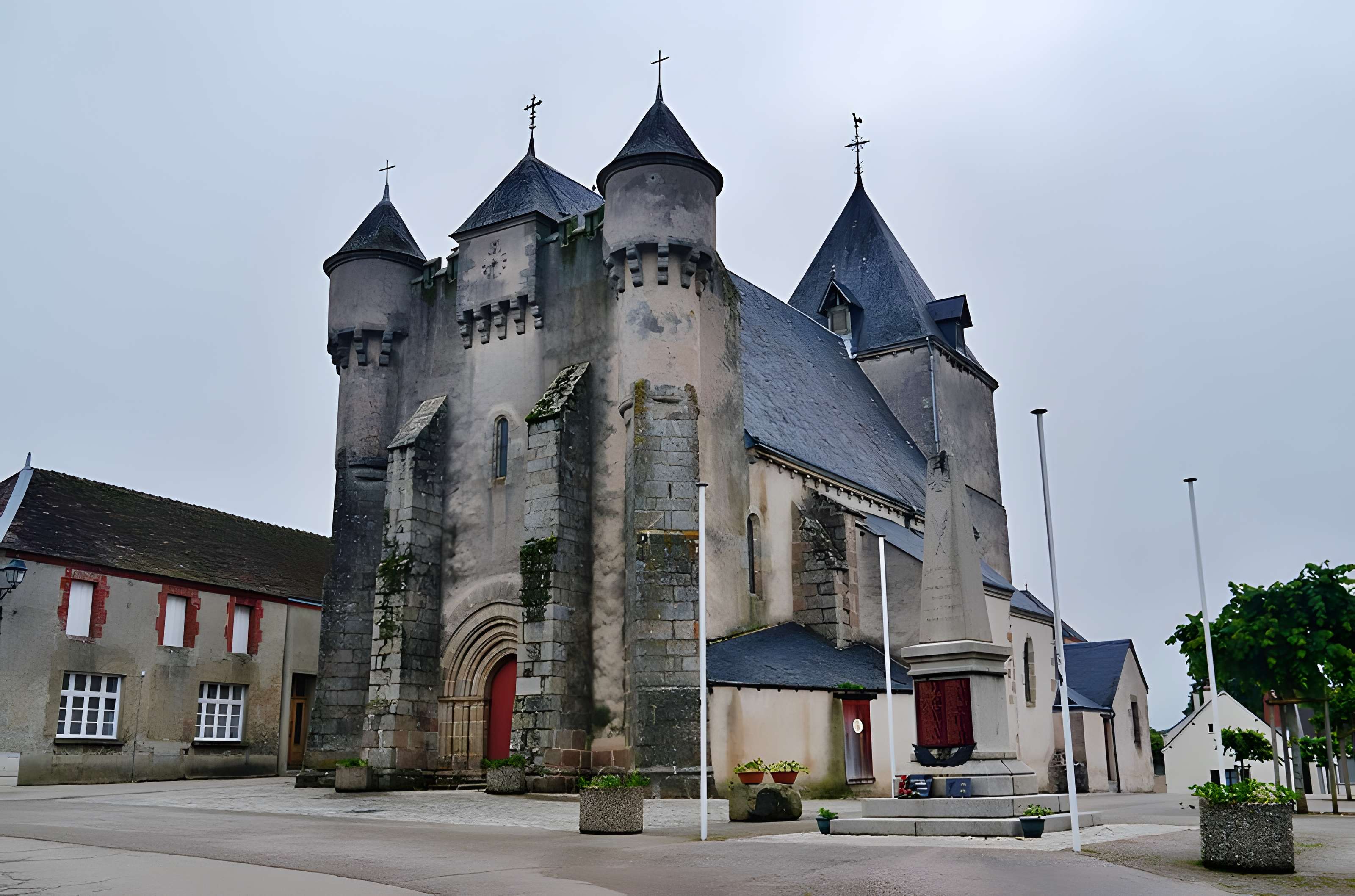 Église Saint-Michel de Lourdoueix-Saint-Michel