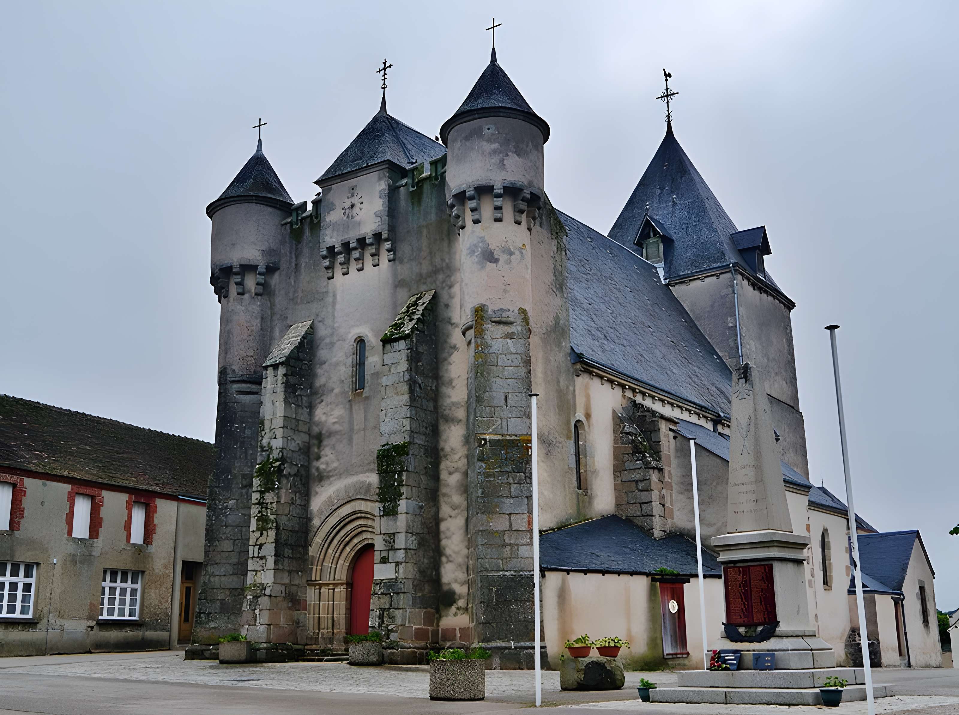 Église Saint-Michel de Lourdoueix-Saint-Michel