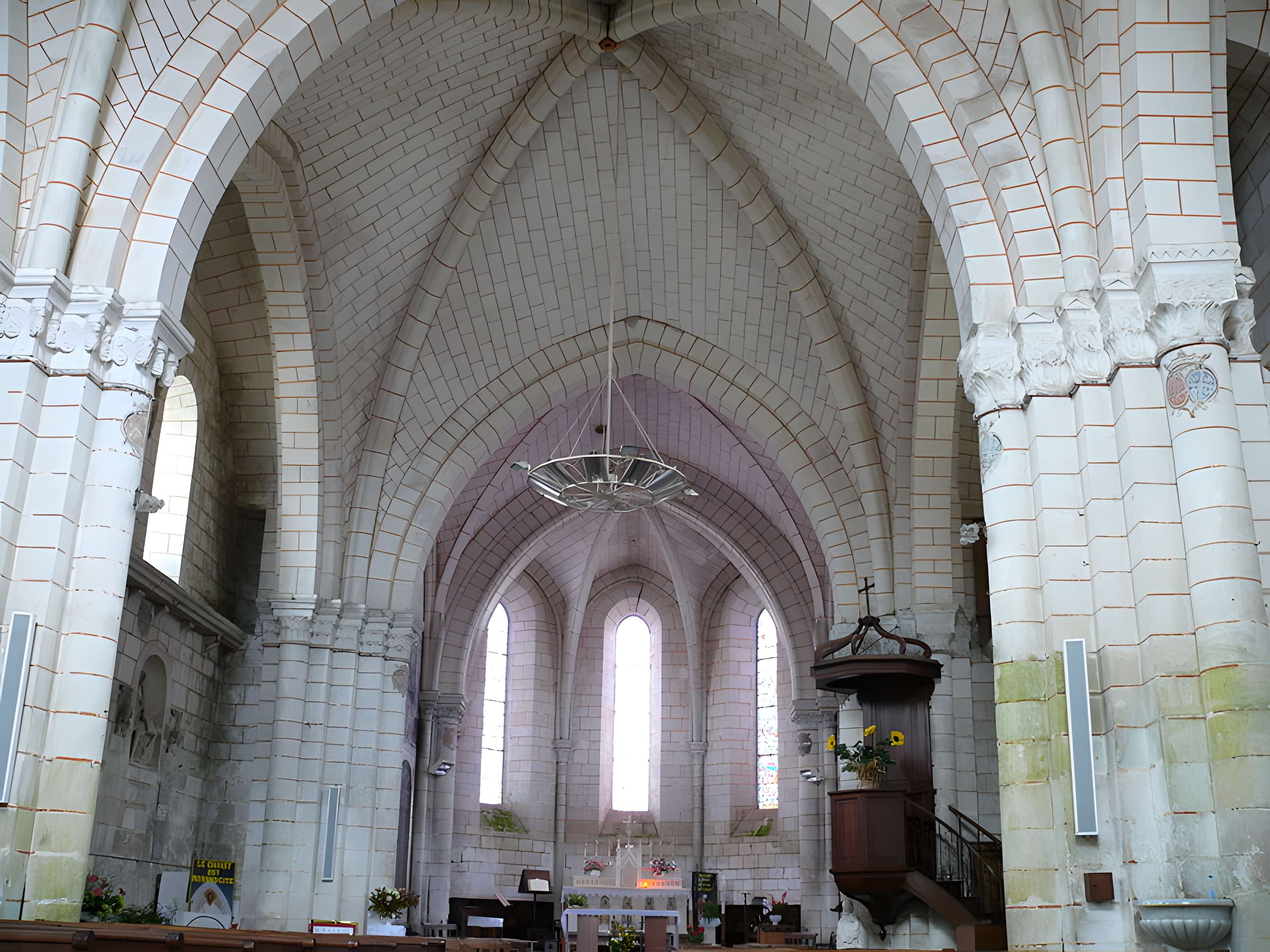 Église Saint-Nazaire d'Azay-le-Ferron