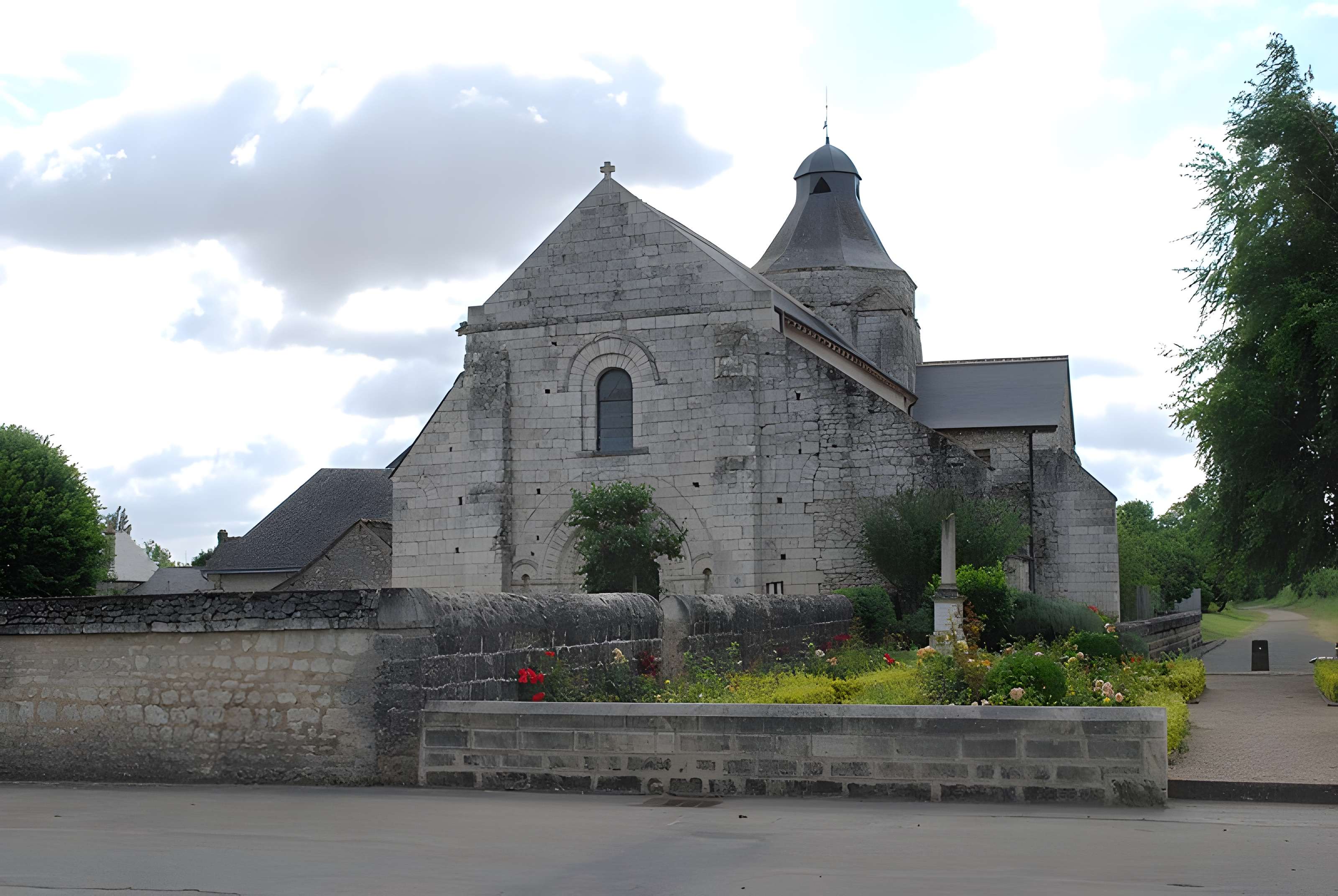 Église Saint-Nicolas de Tavant