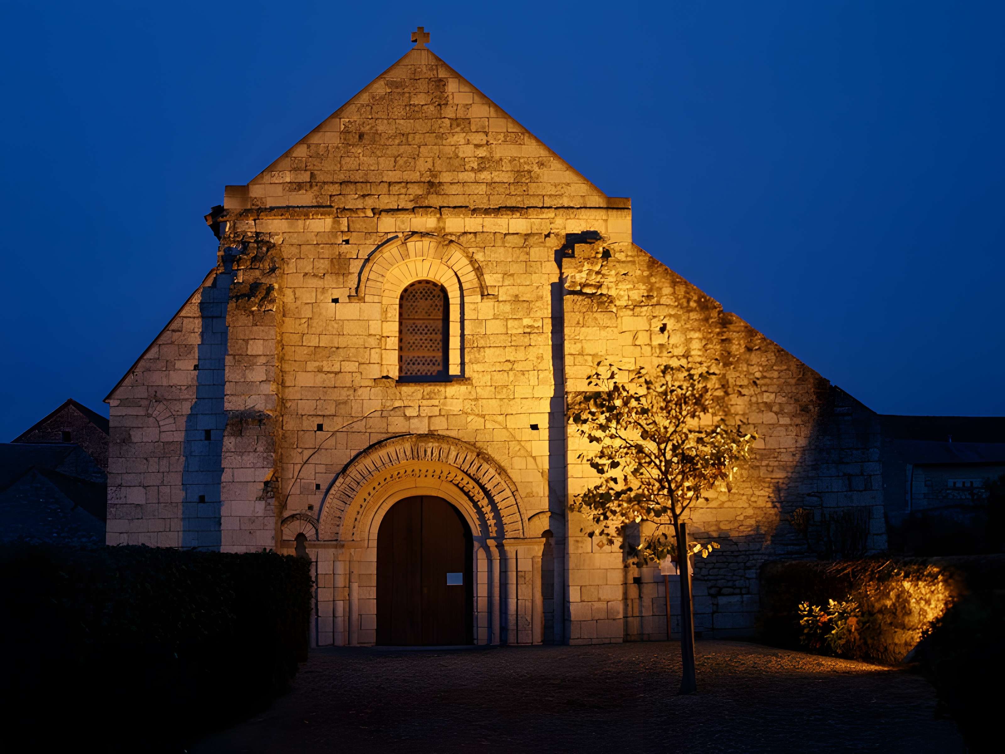 Église Saint-Nicolas de Tavant