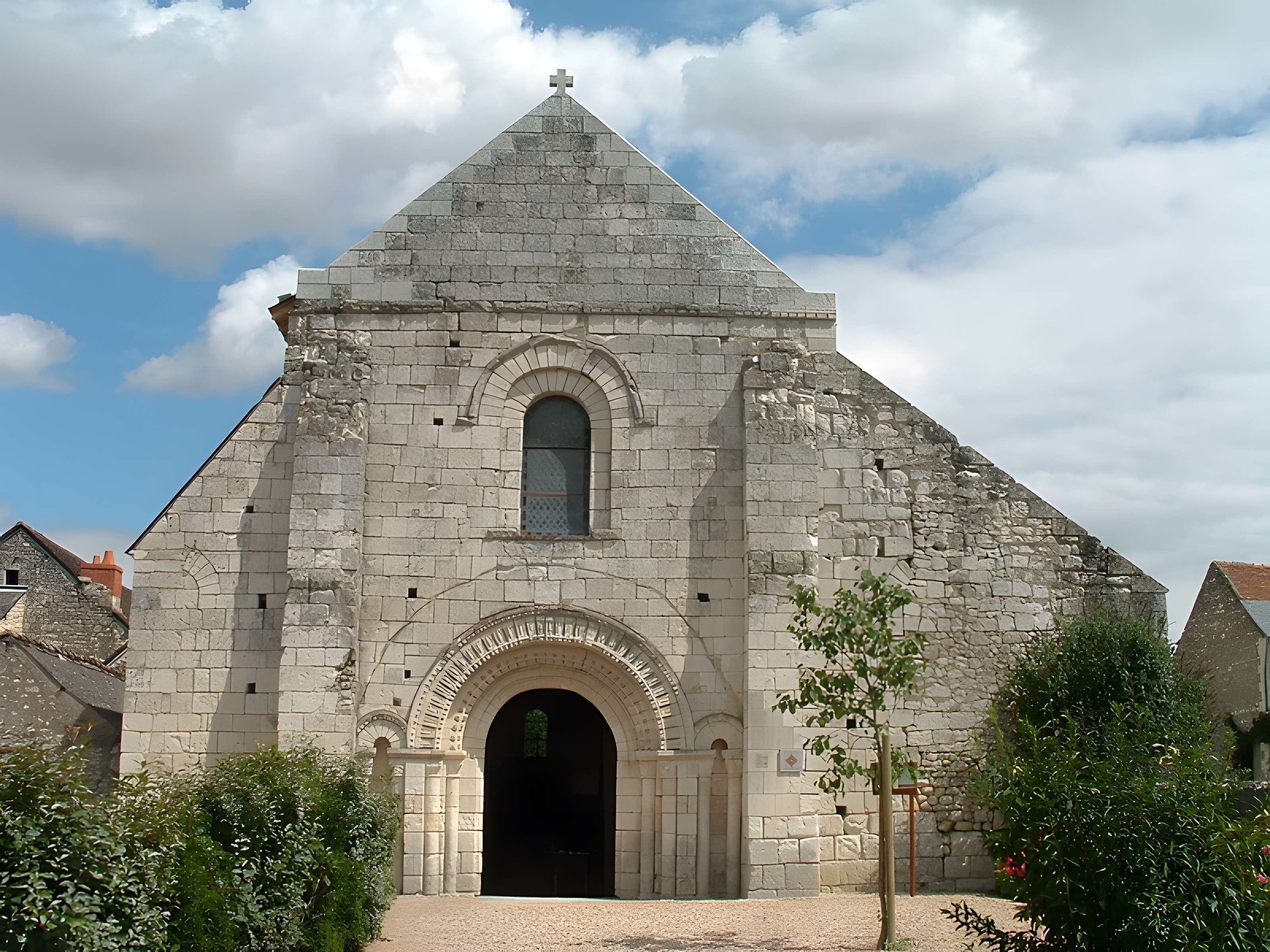 Église Saint-Nicolas de Tavant