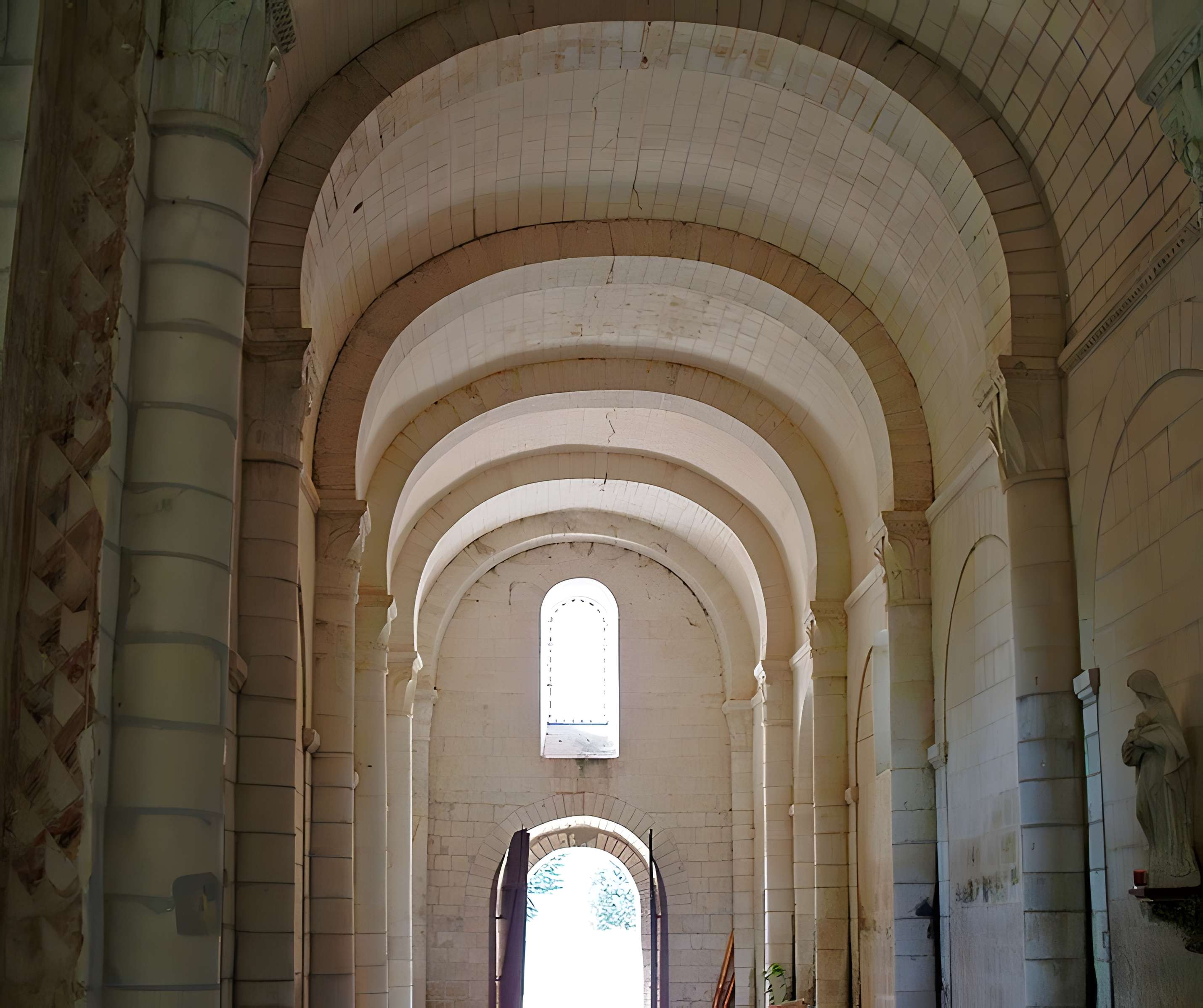 Église Saint-Nicolas de Tavant