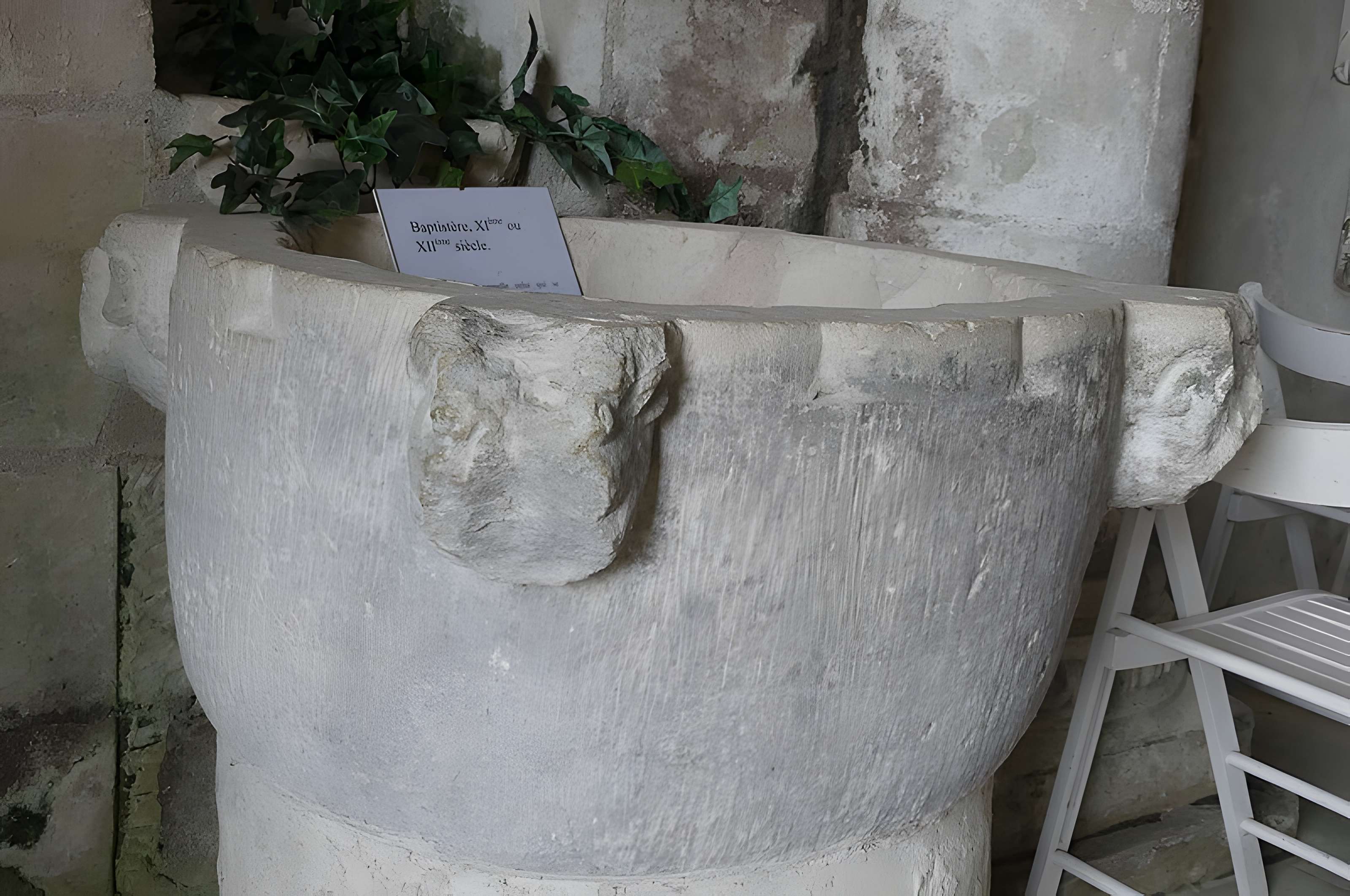 Église Saint-Nicolas de Tavant