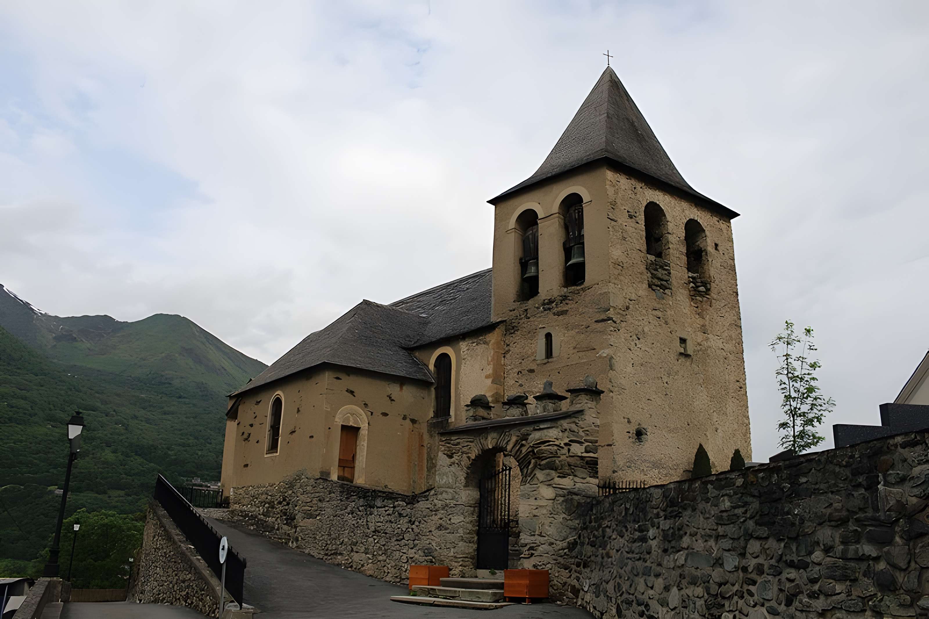 Église Saint-Nicolas d'Esquièze