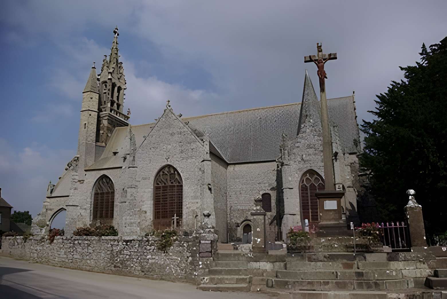 Église Saint-Ouen des Iffs 