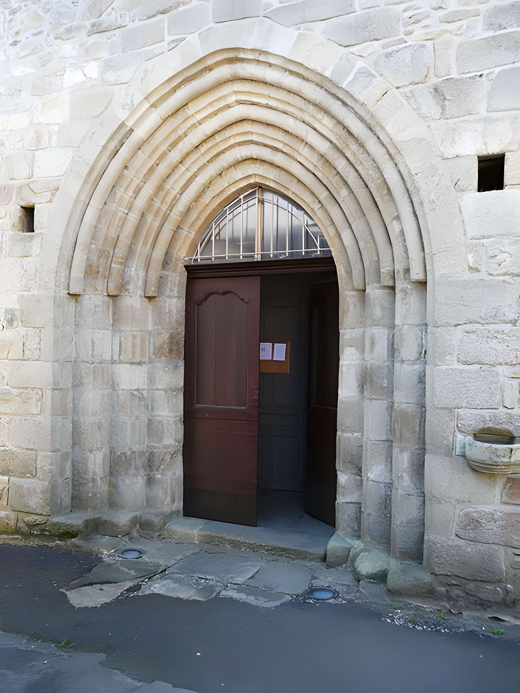 Église Saint-Pardoux de Gimel-les-Cascades