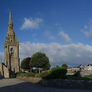 Église Saint-Paul-Aurélien de Lampaul-Ploudalmézeau