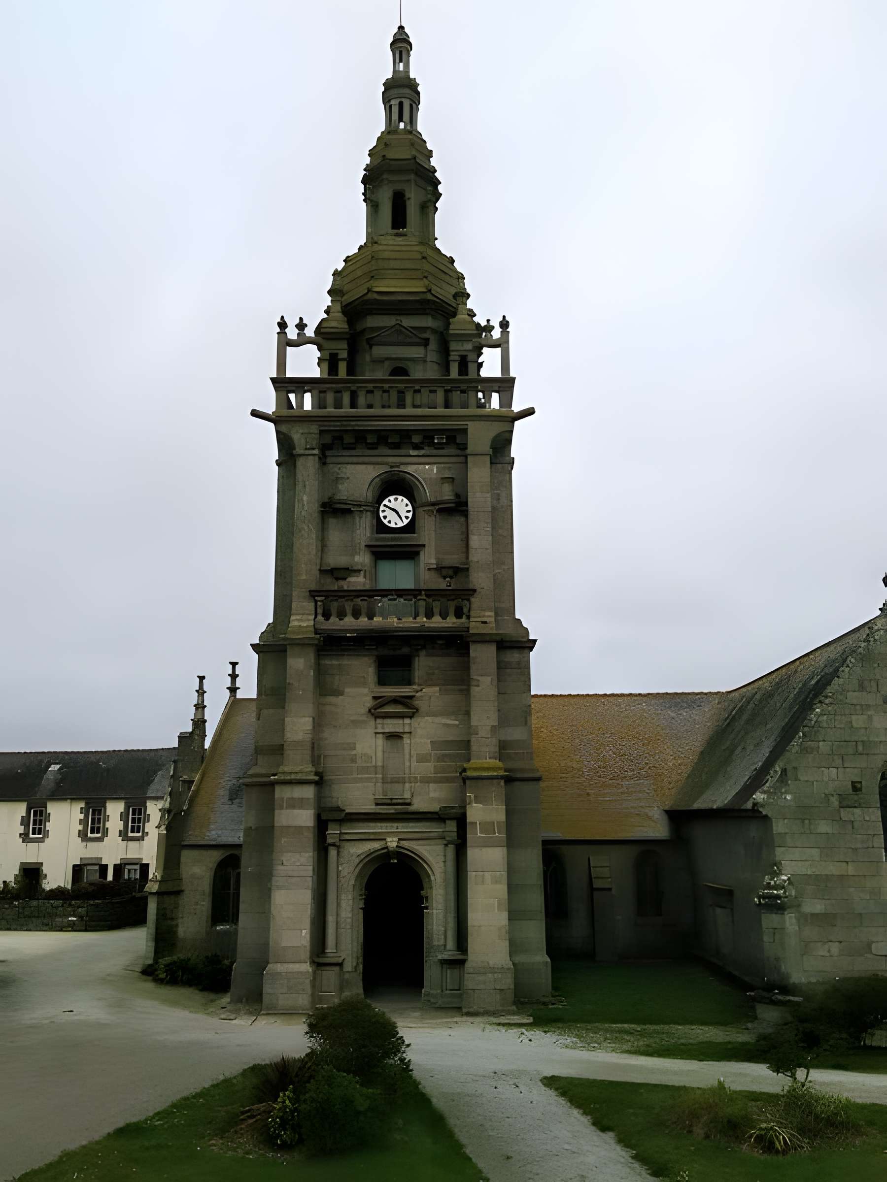 Église Saint-Paul-Aurélien de Lampaul-Ploudalmézeau