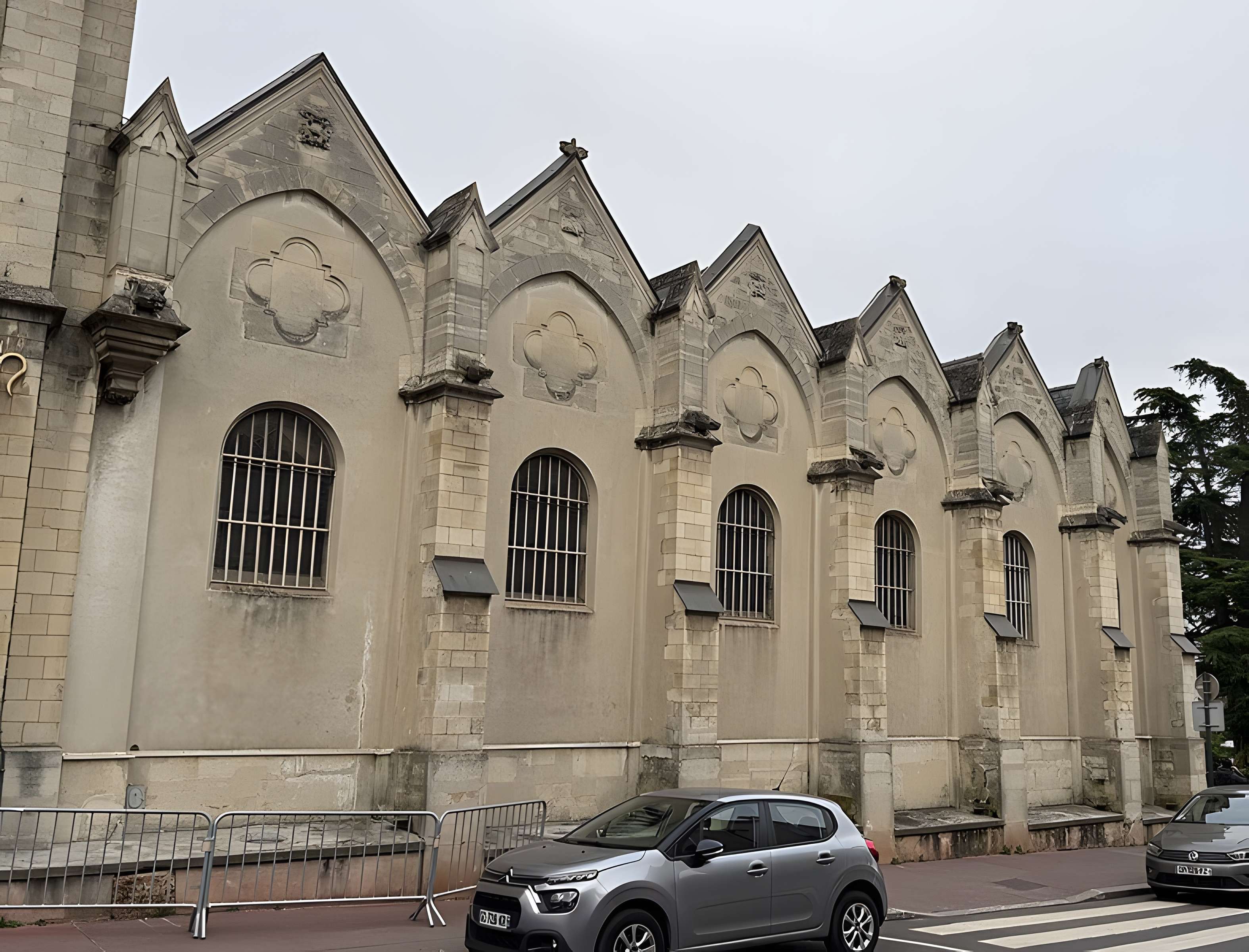 Église Saint-Philippe-et-Saint-Jacques de Châtillon