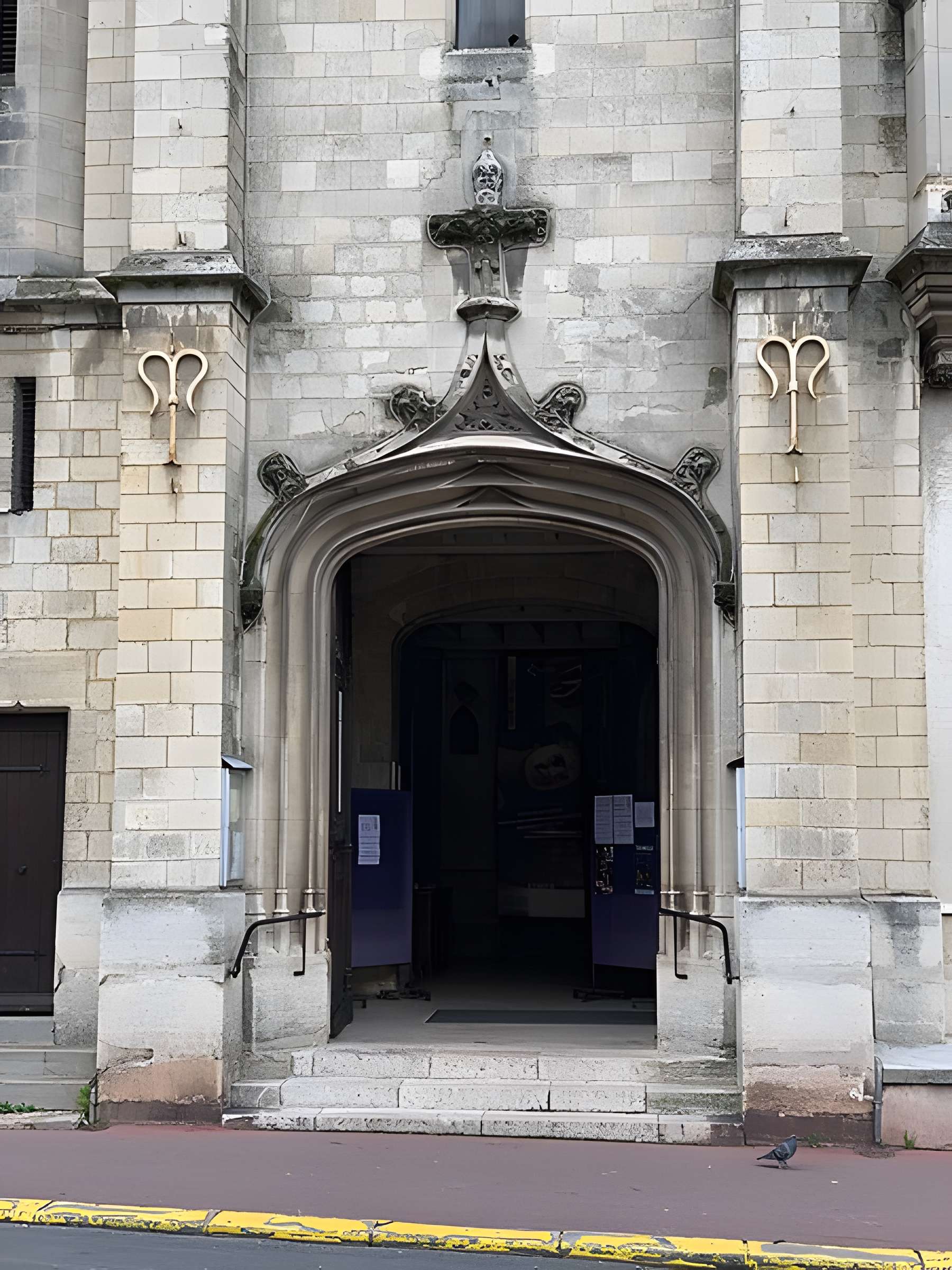 Église Saint-Philippe-et-Saint-Jacques de Châtillon