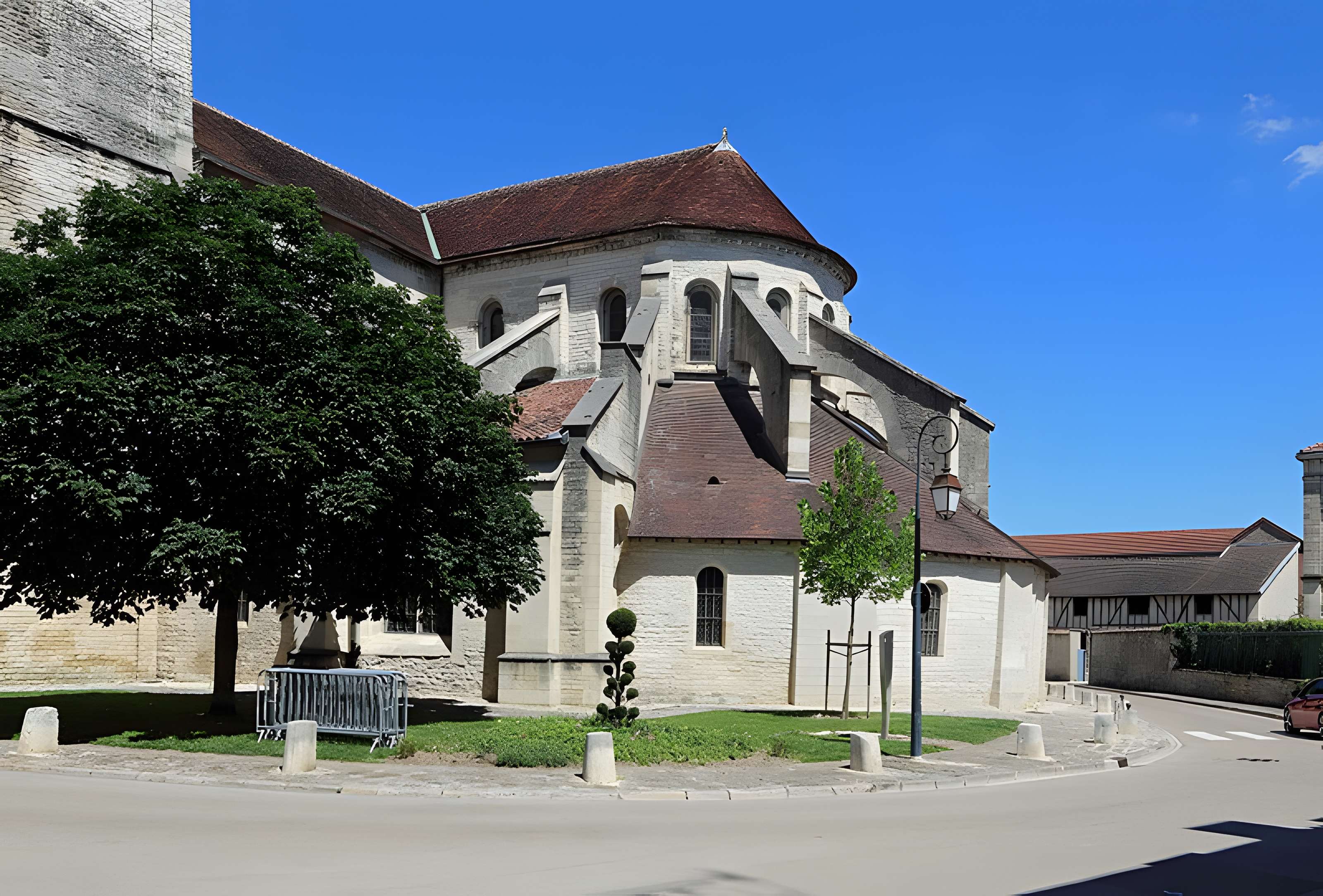Église Saint-Pierre de Bar-sur-Aube