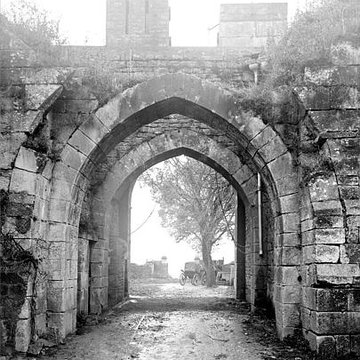 Enceinte de Montréal dans lYonne