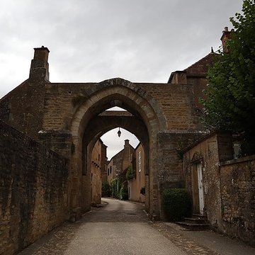 Enceinte de Montréal dans lYonne